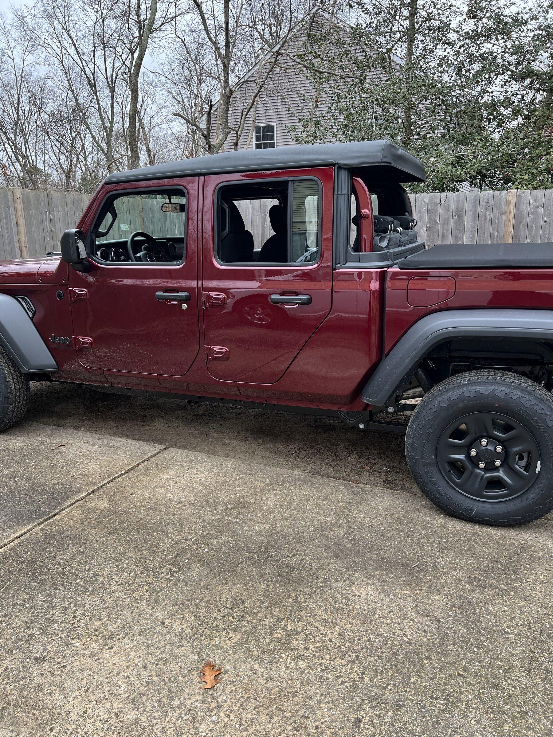 Jeep Gladiator Snazzberry Gladiator JT club 02900A00-DA70-4F2E-B2E3-91246A317346