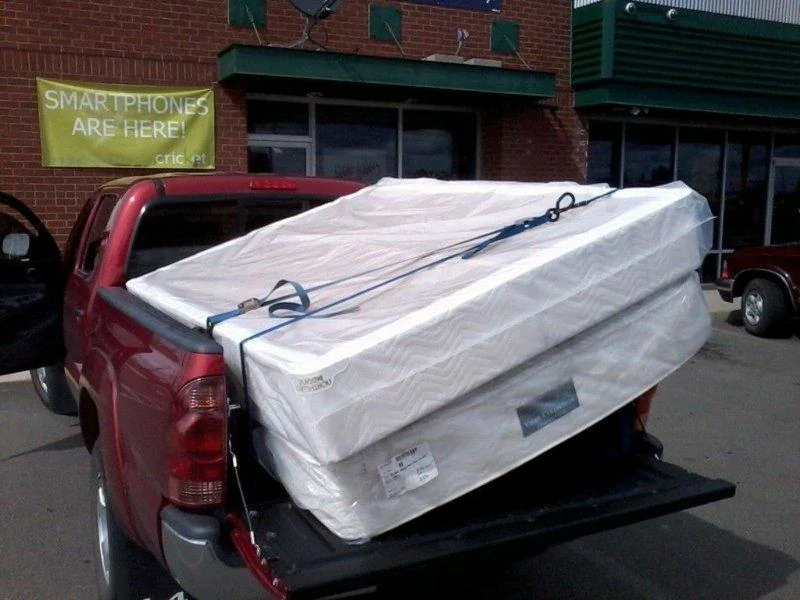 Jeep Gladiator Queen Mattress in bed livejhWTrv