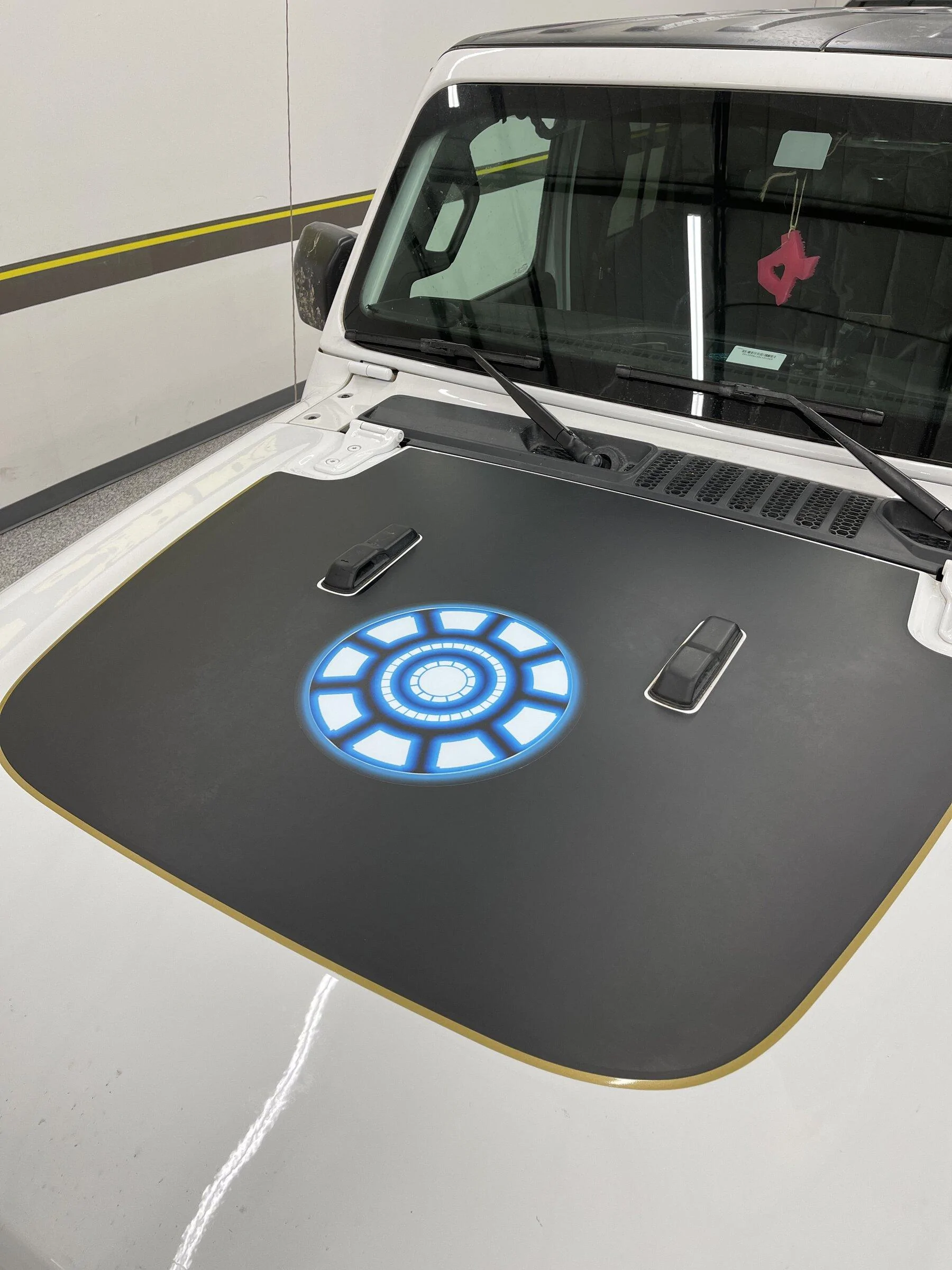 Jeep Gladiator Hood graphics - Mojave, Rubicon and Sport/Overland:  photos and info EDITH 01