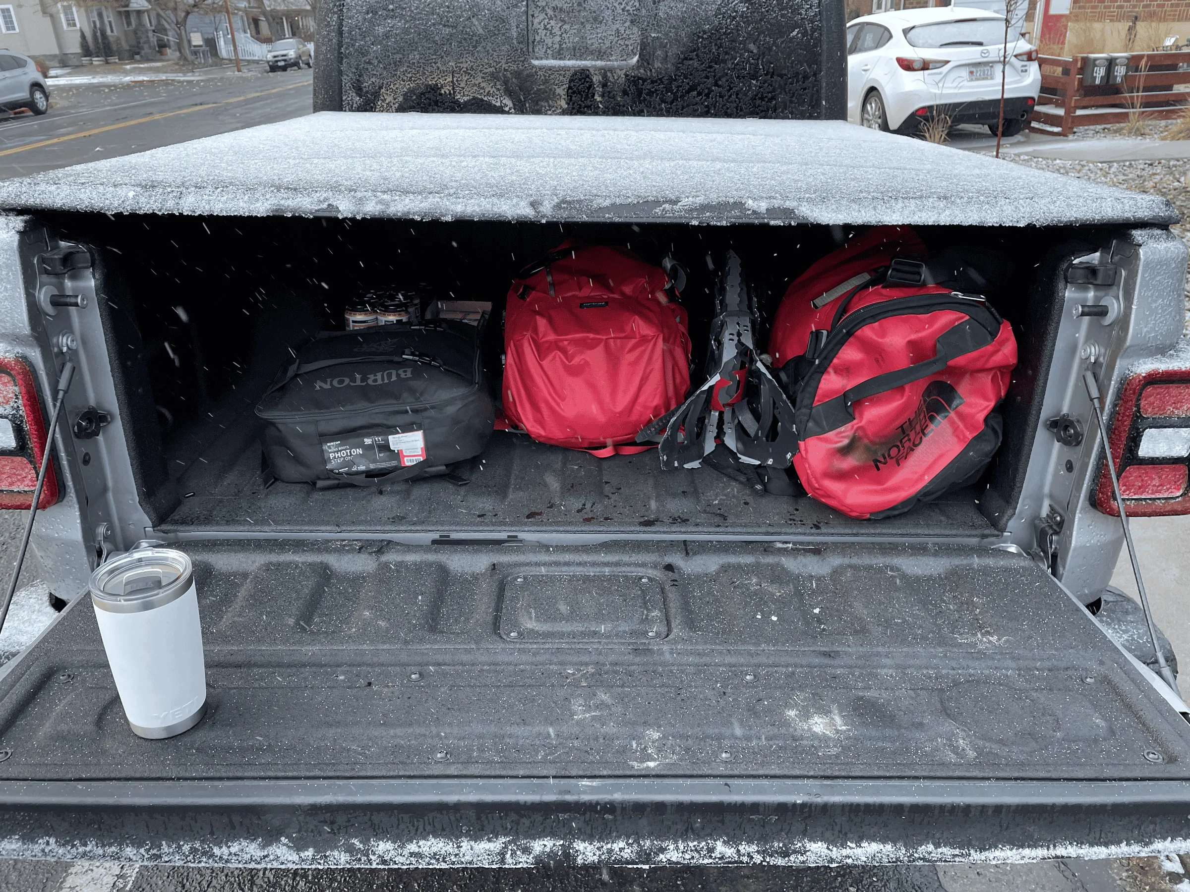 Jeep Gladiator Tyger Tonneau Tri-Fold Bed Cover tempImage7FNxiL