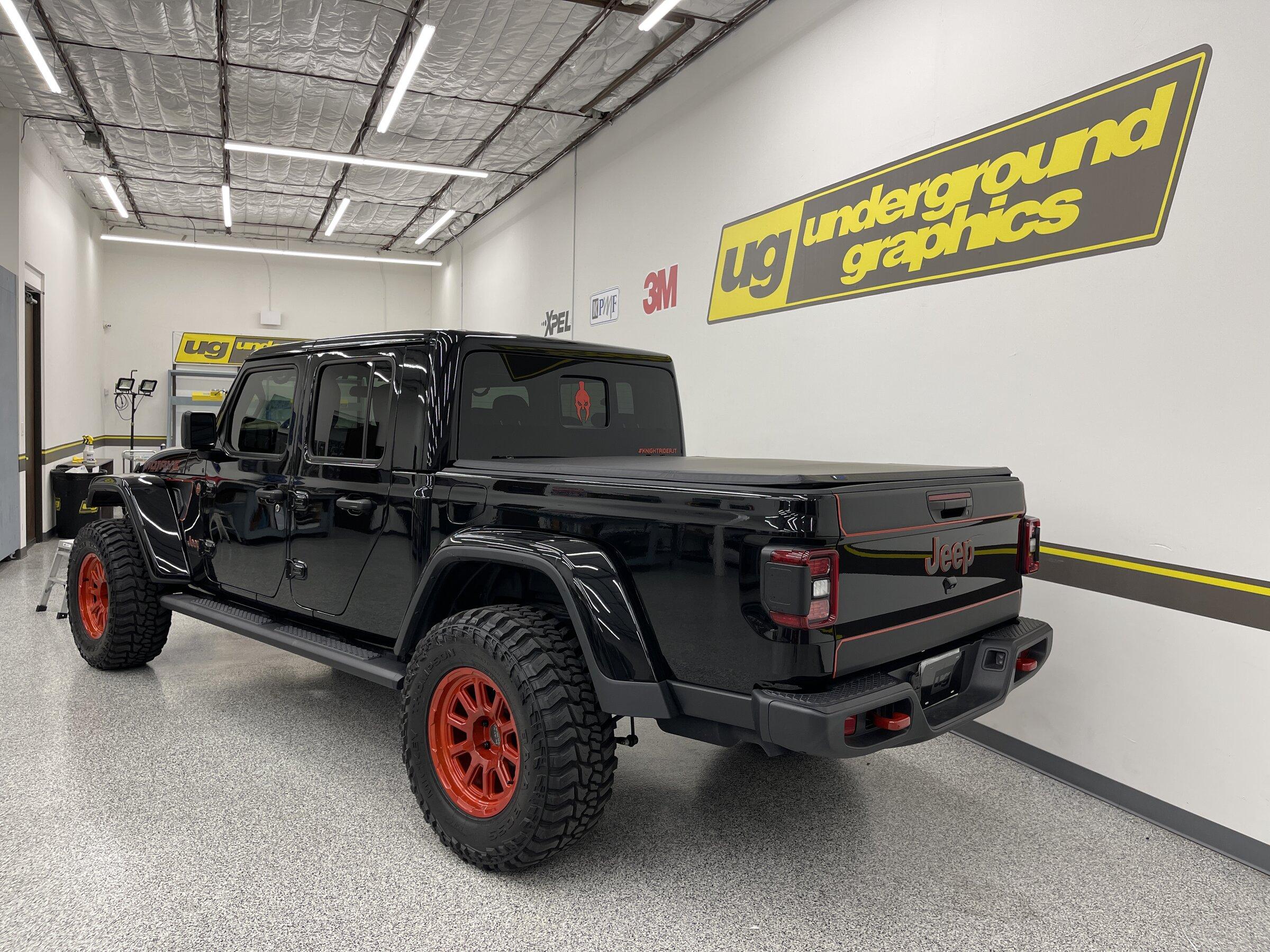 Jeep Gladiator Tailgate Two-Bar graphics kit:  photos and info Dark Knight Mojave 05.JPG