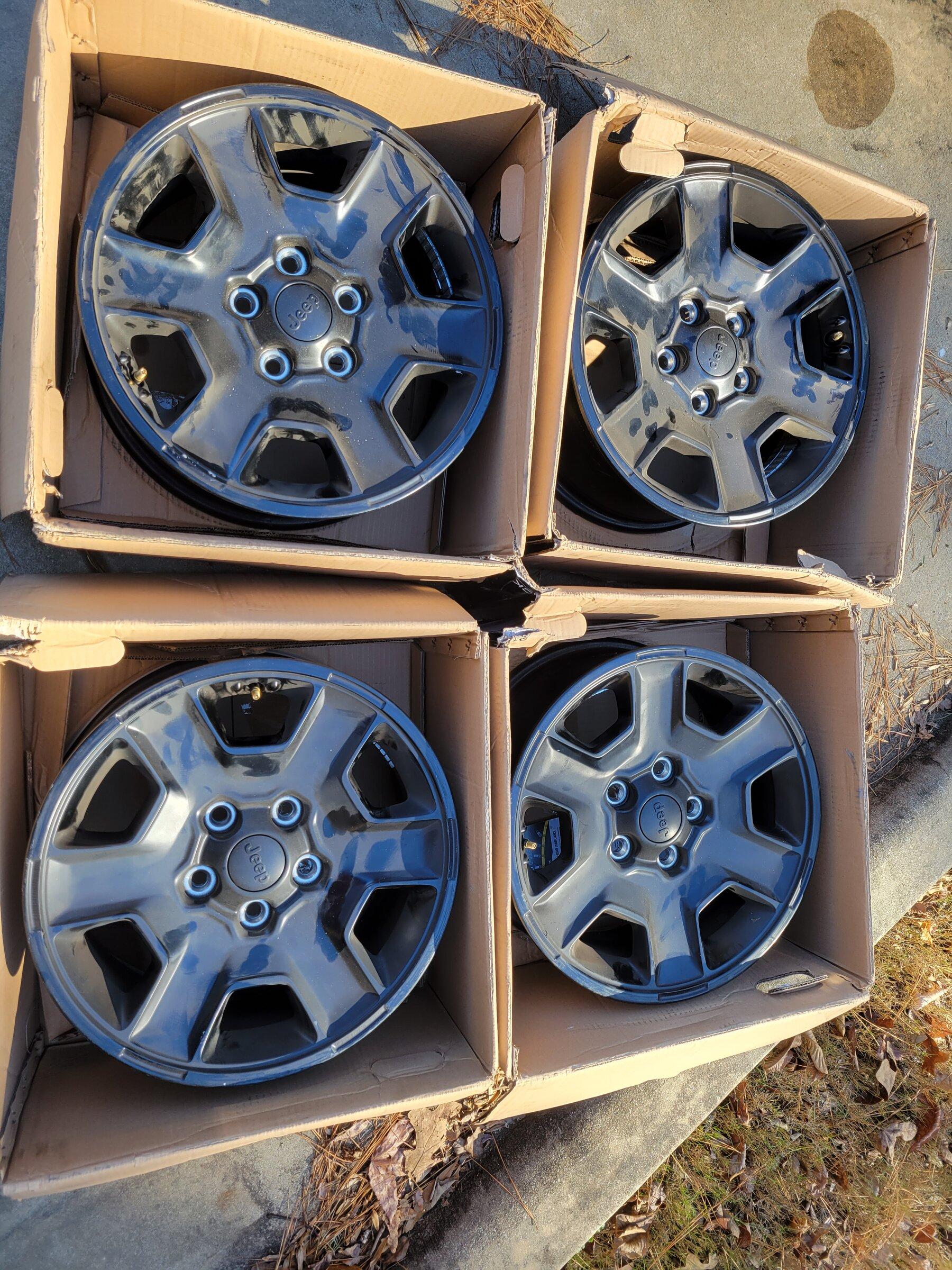 Jeep Gladiator OEM Mojave wheels (4) 20211222_133605