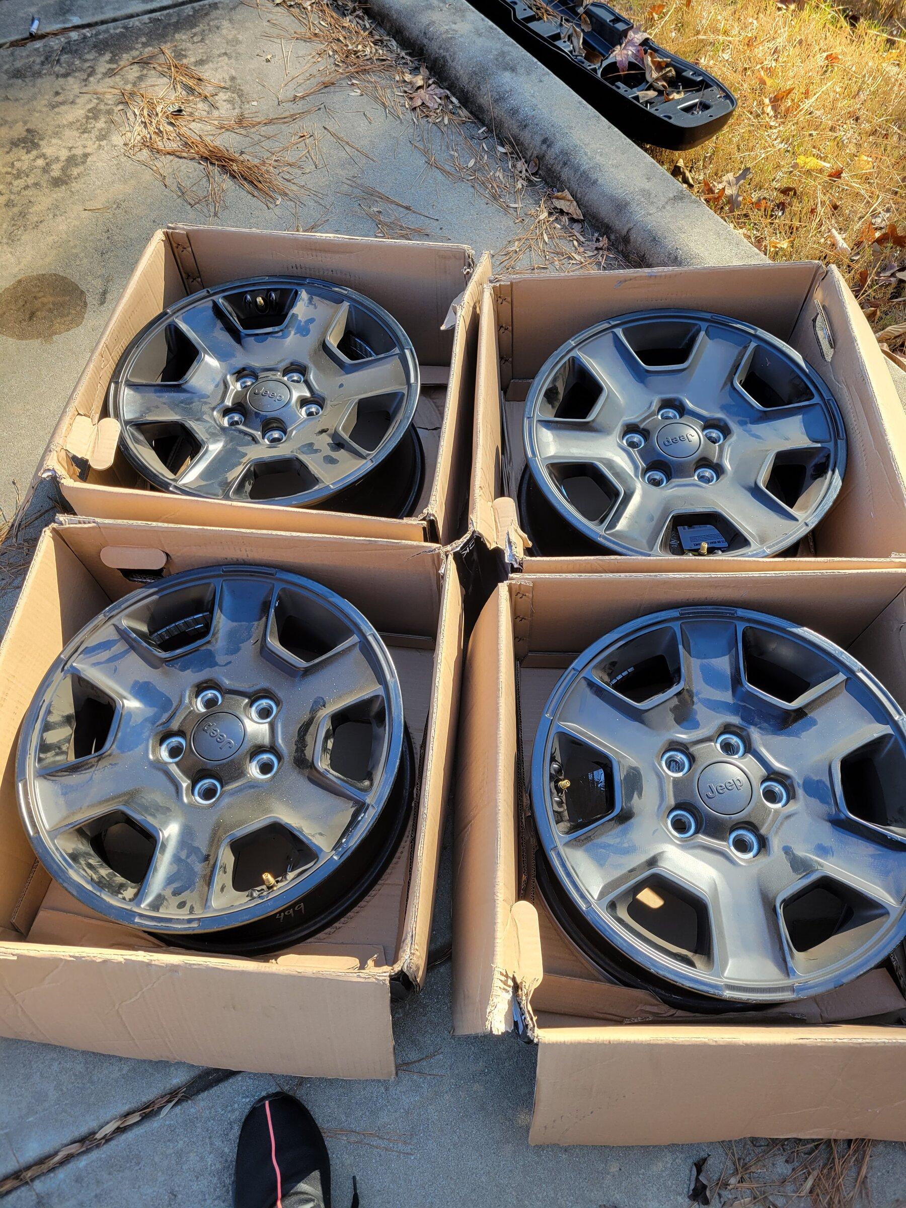 Jeep Gladiator OEM Mojave wheels (4) 20211222_133554
