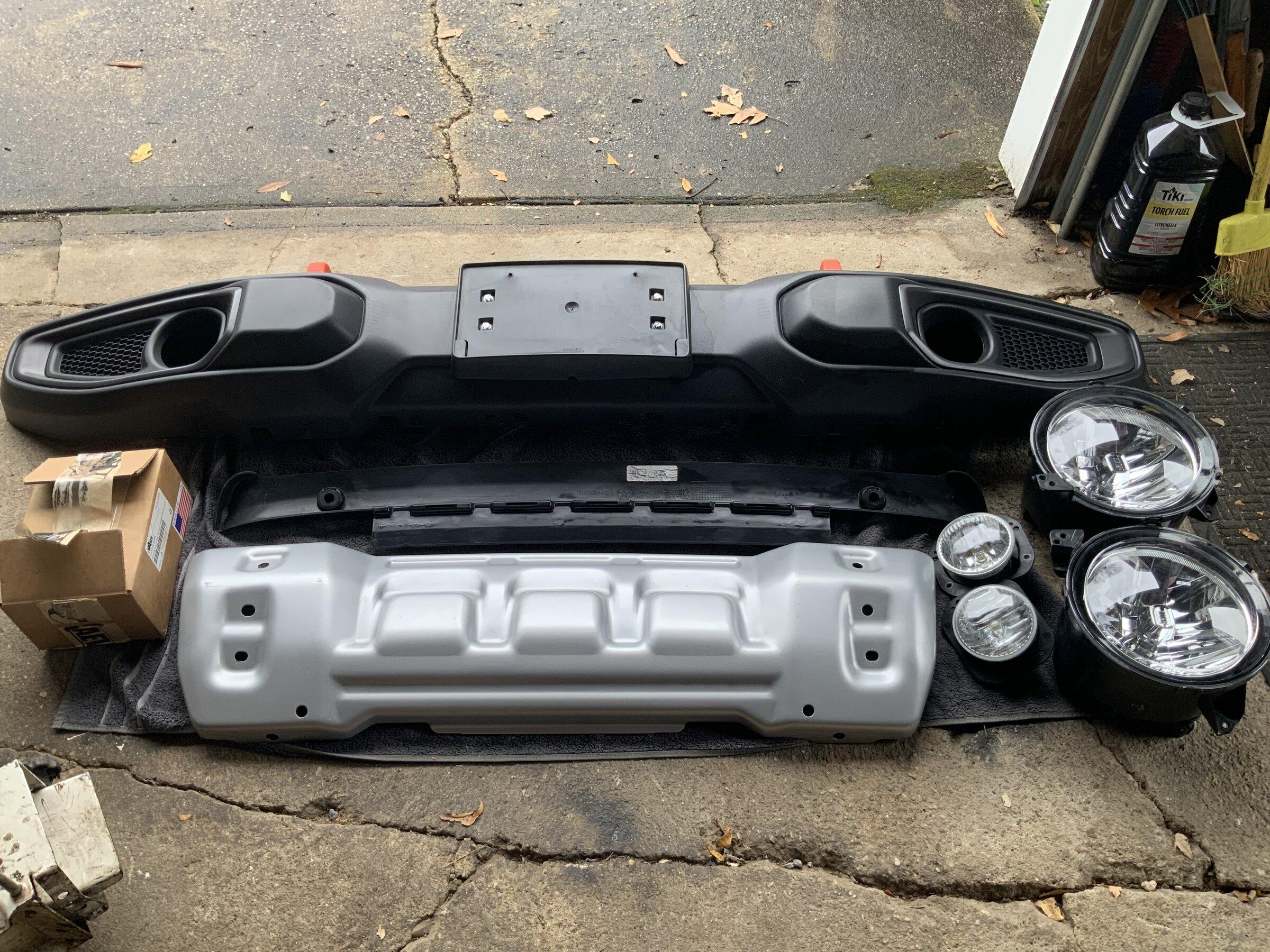 Jeep Gladiator FOR SALE 2021 JEEP GLADIATOR MOJAVE FACTORY BUMPER  &  LIGHTS 1D03668C-AD20-47CB-976C-EA20568AA48F
