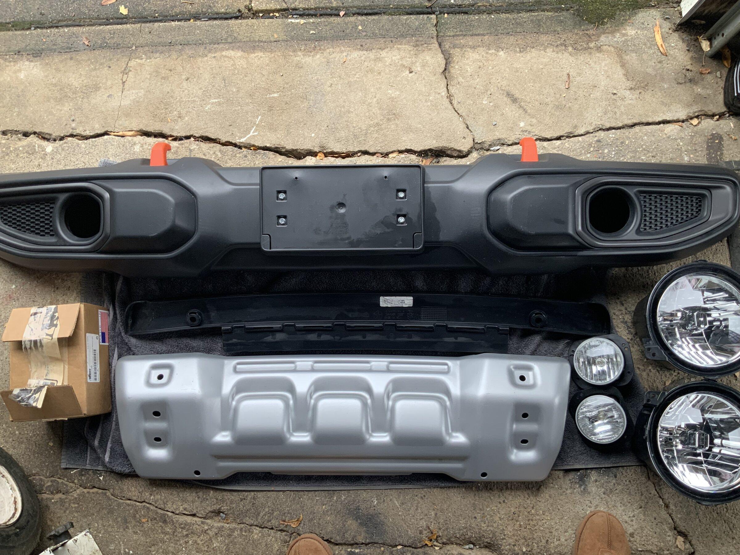 Jeep Gladiator FOR SALE 2021 JEEP GLADIATOR MOJAVE FACTORY BUMPER  &  LIGHTS AA550266-C2BC-493F-A65B-5CD3C9F1B5BB