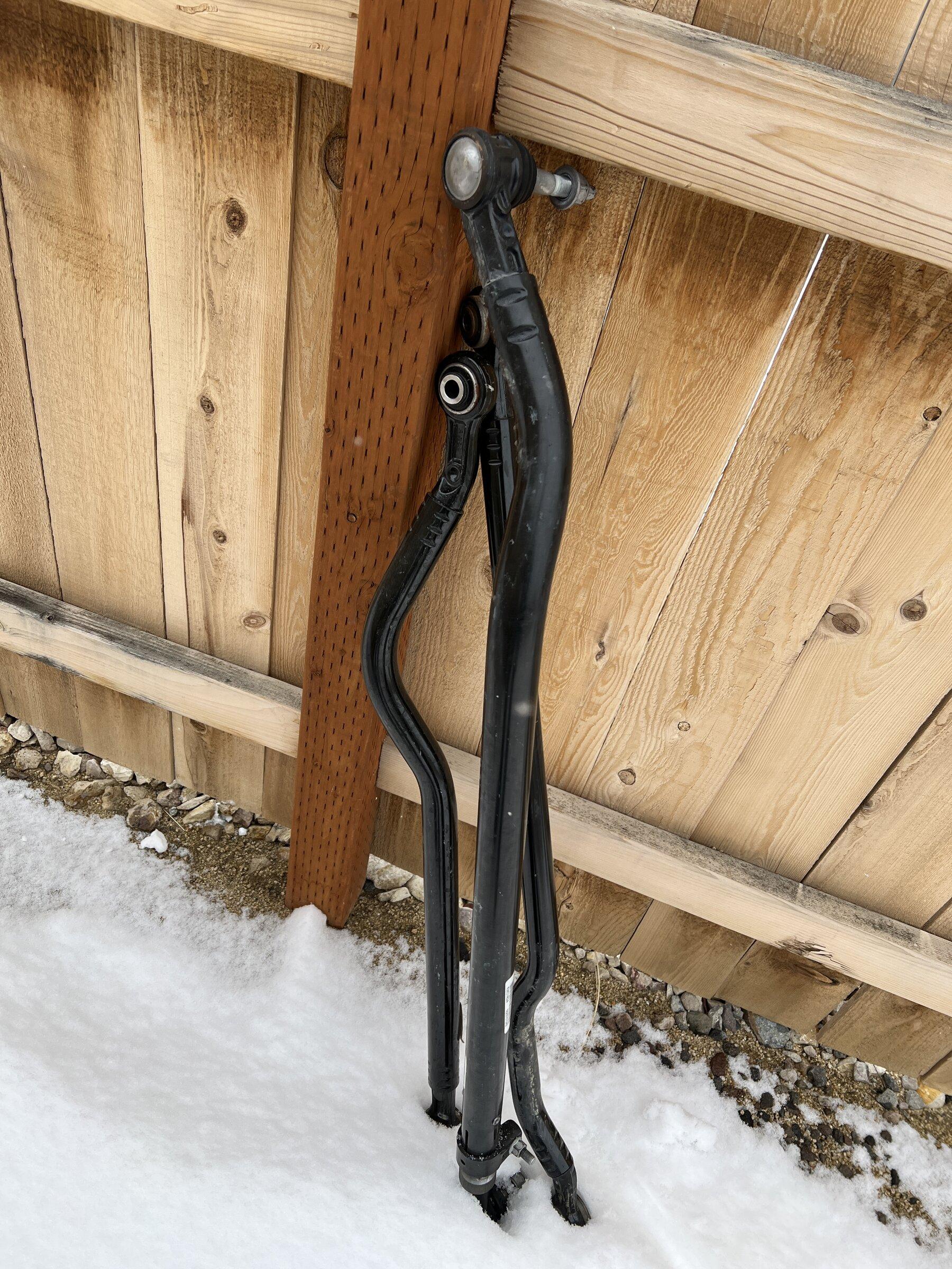 Jeep Gladiator FREE- OEM Draglink, Front and Rear trackbars, and Lower control arms.... OEM front and rear coils Rubicon. Local pickup RENO 79DC3765-AA78-4C9E-85CE-C8F21D6F9868