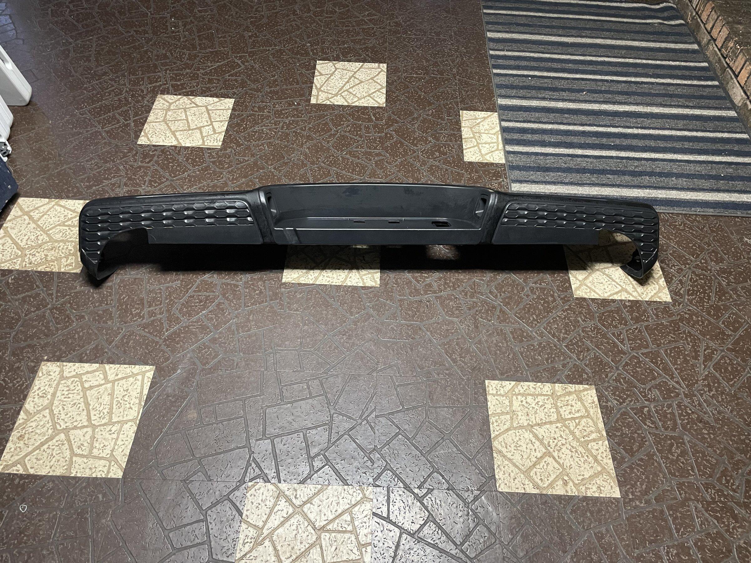 Jeep Gladiator 2021 Rubicon steel rear bumper A5A4AFDF-022E-4B23-B04E-787E7925DF55