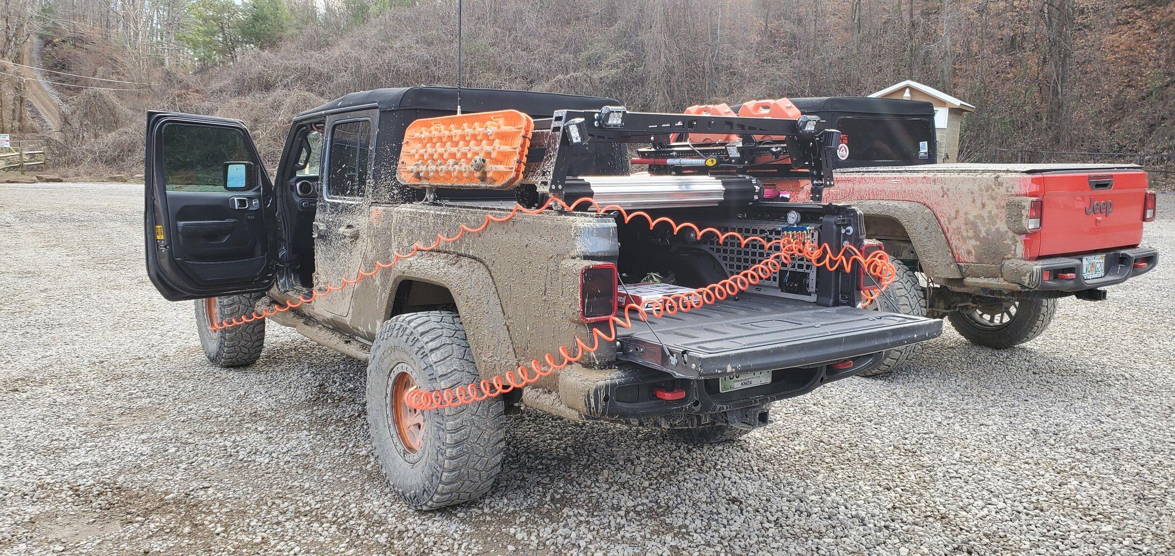 Jeep Gladiator Hobbs offroad mid height bed rack 20201229_152014_IMG_7284.JPG