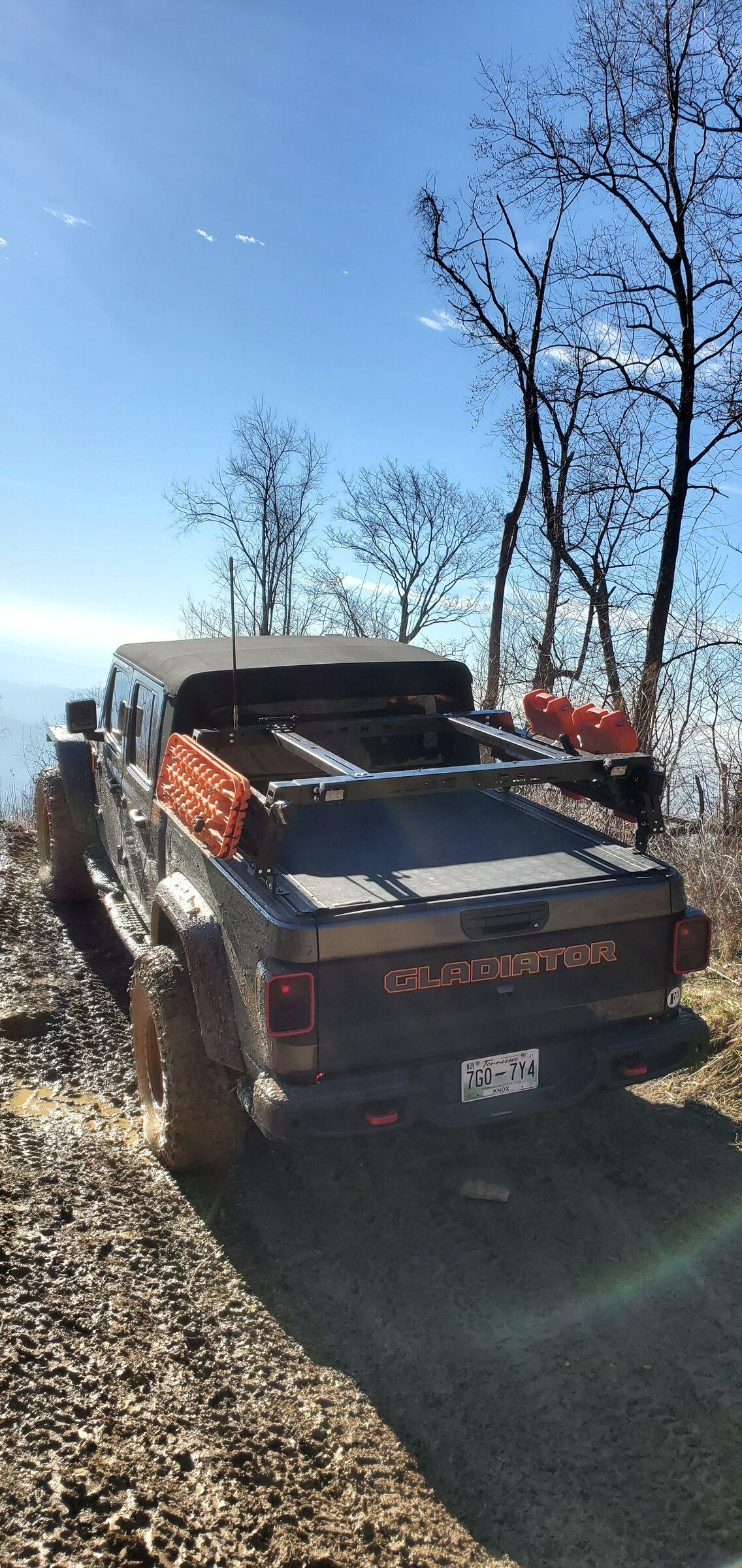 Jeep Gladiator Hobbs offroad mid height bed rack 20201229_104522_IMG_3344.JPG