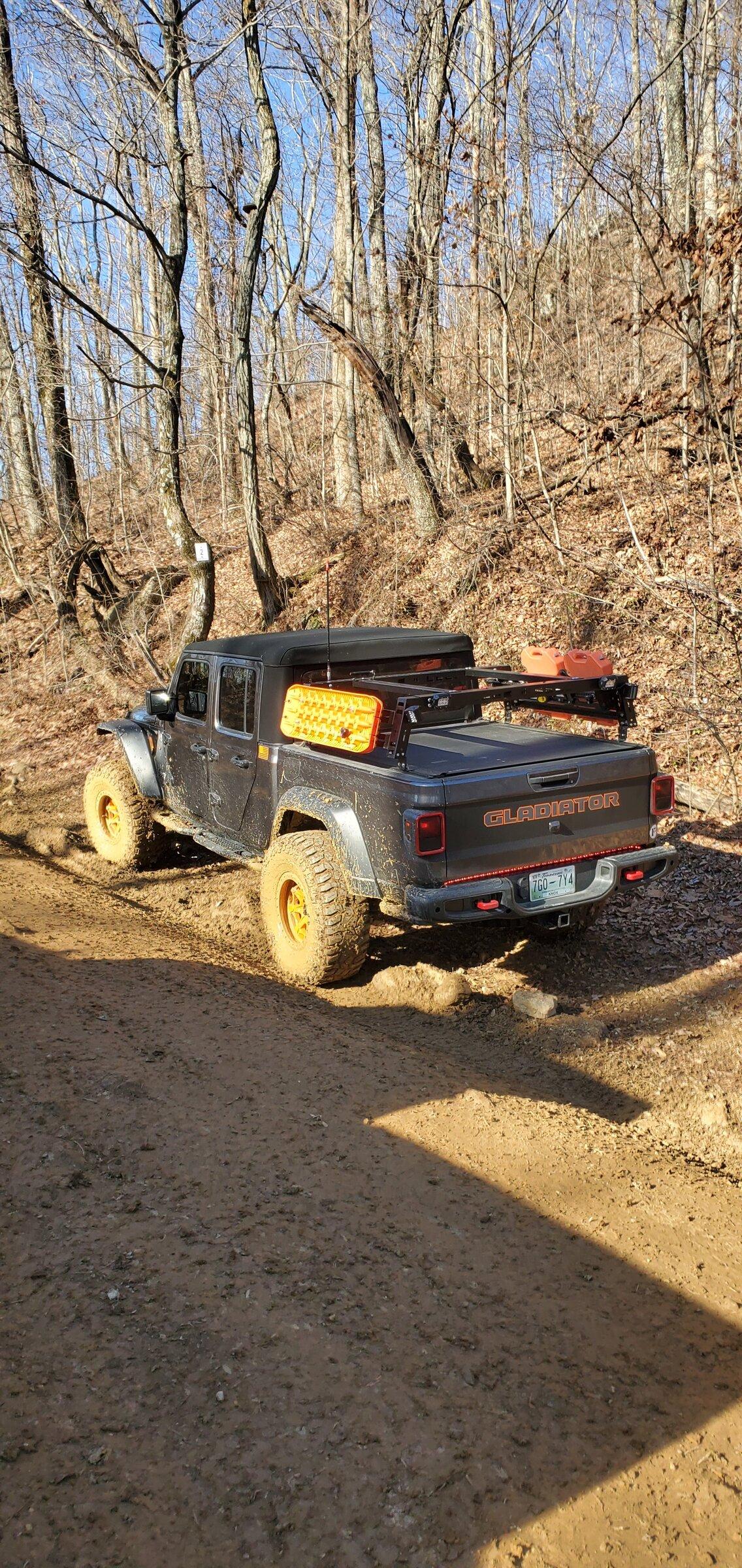 Jeep Gladiator Hobbs offroad mid height bed rack 20201229_101410_IMG_5209.JPG