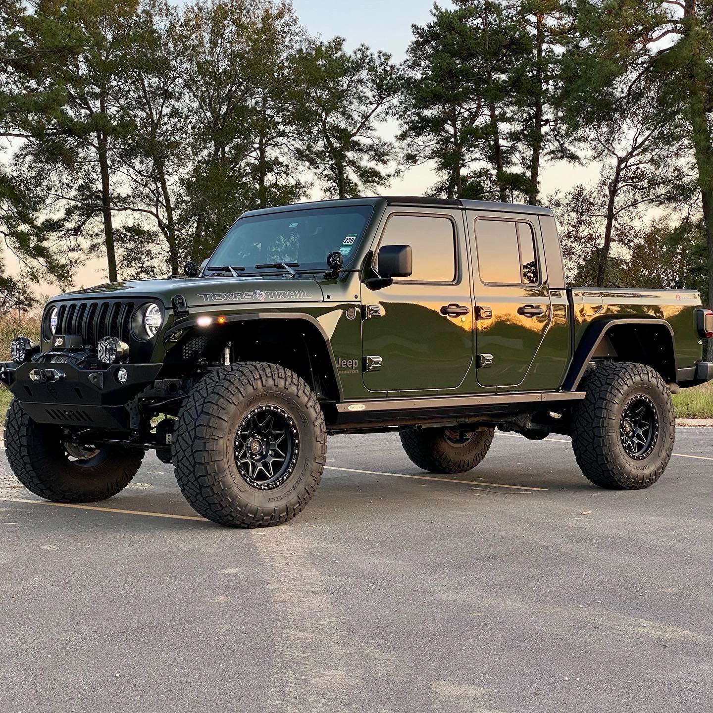 Jeep Gladiator SHOW ME YOUR WHEELS! D447CE19-C3B0-423F-AD19-B61B492E08D2