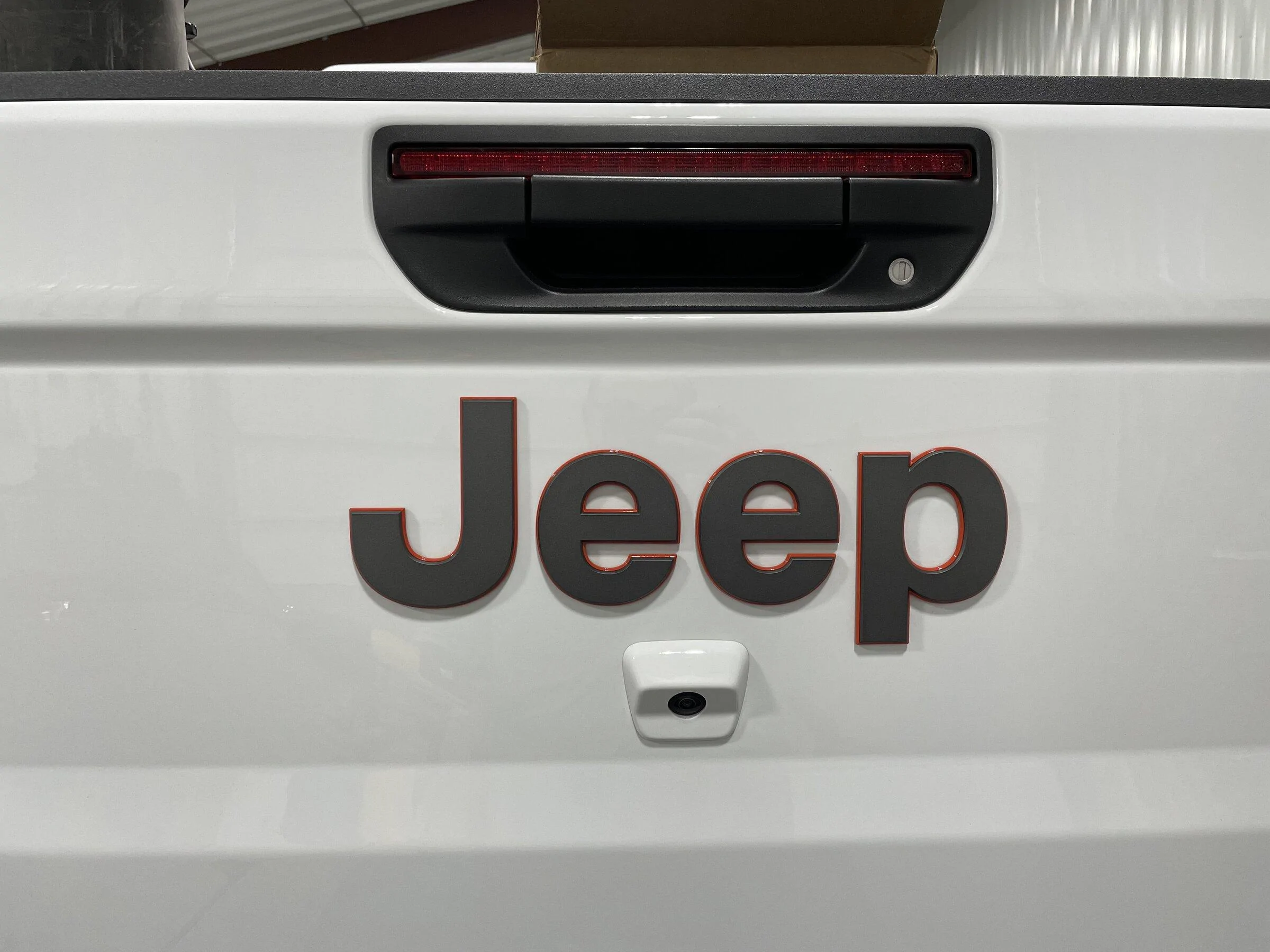 Jeep Gladiator Which tailgate badge kit do you like best 776B5536-F927-4F00-85F7-92BE8B7AD335