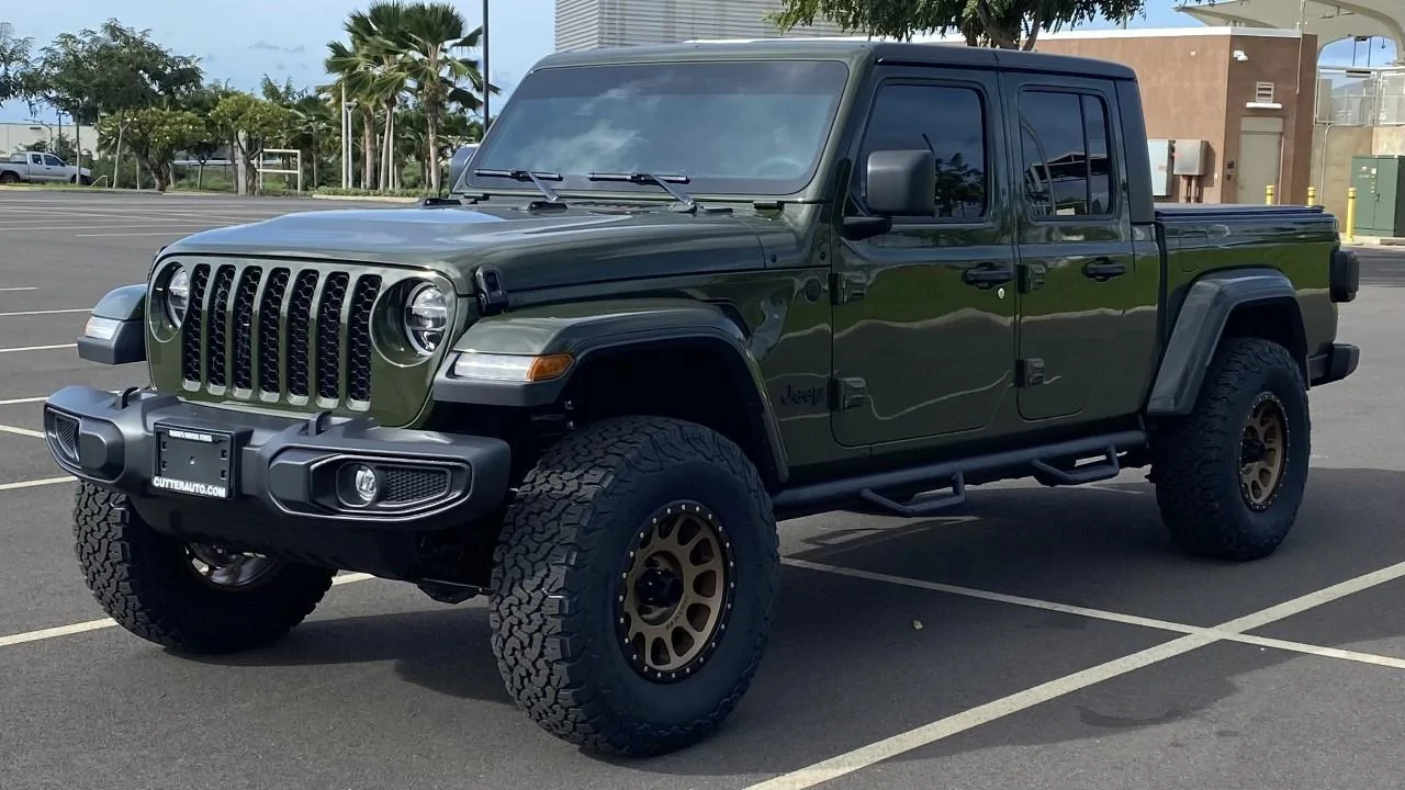 Jeep Gladiator SARGE GREEN Gladiator club Lift Angl