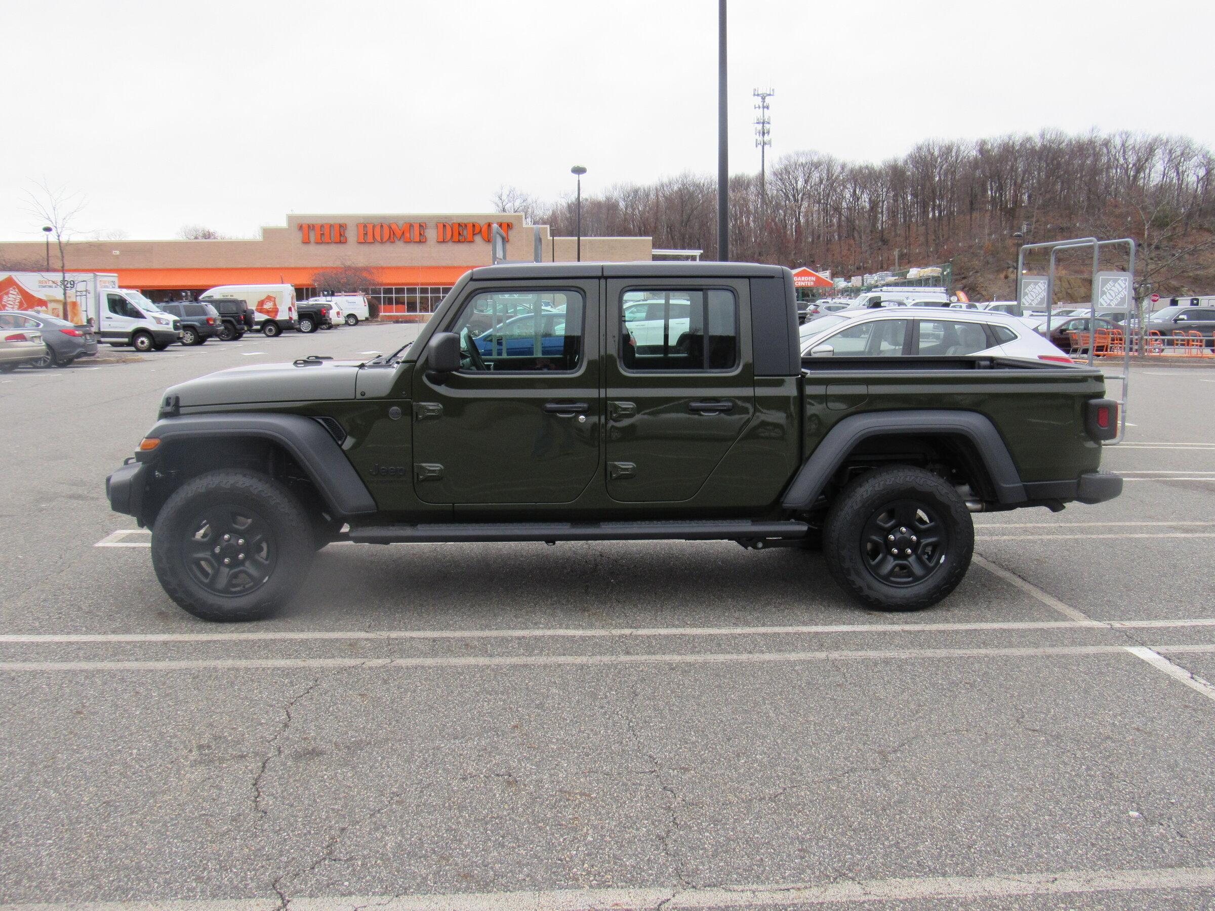 Jeep Gladiator Took Delivery of Your JT? Sign in Here! IMG_4552.JPG