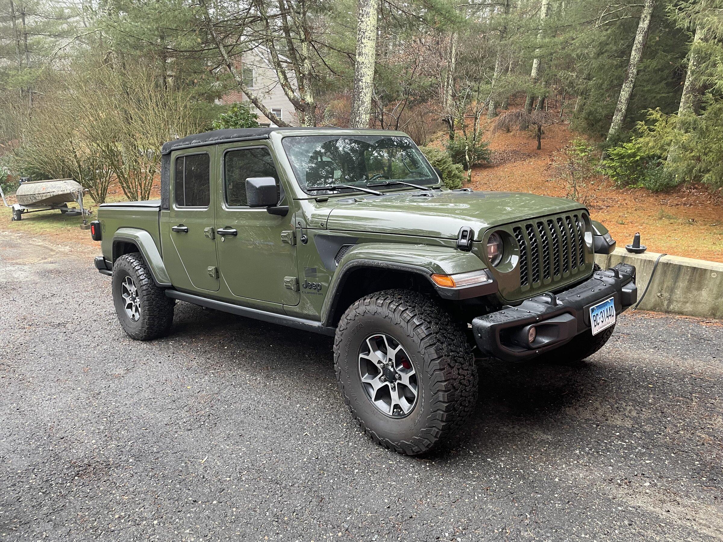 Jeep Gladiator SARGE GREEN Gladiator club 8CA5DE11-CE86-4170-9A27-AEBFDAE8F0B6