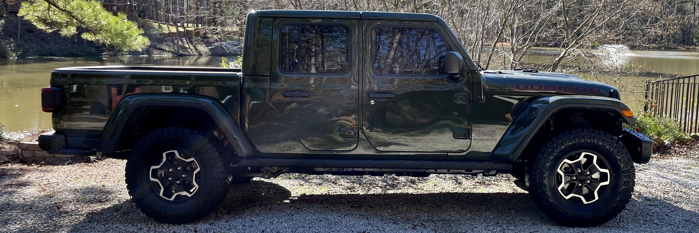 Jeep Gladiator SARGE GREEN Gladiator club F2AF90EC-120E-407A-A0D0-E2749B1E69B0
