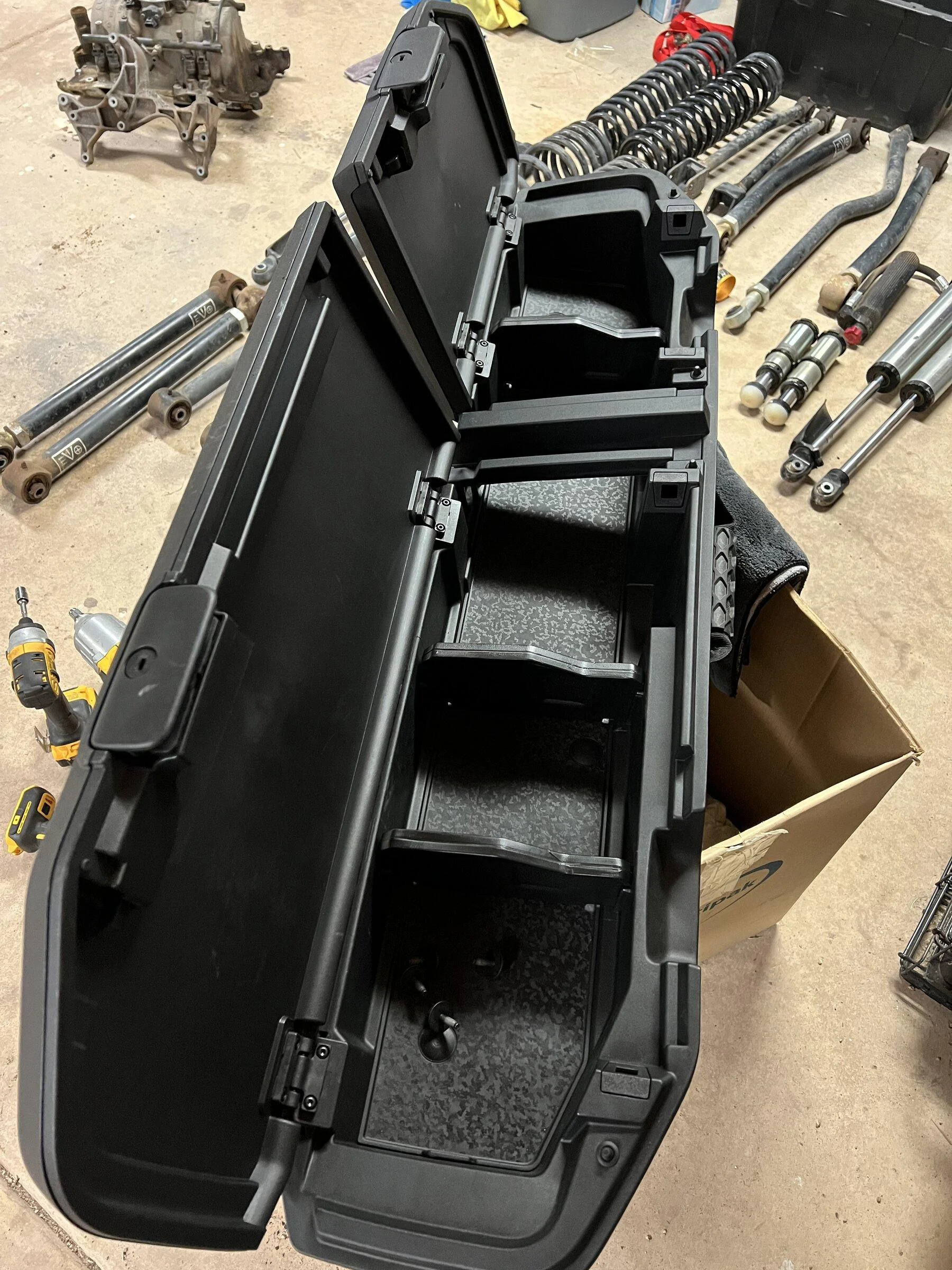 Jeep Gladiator Gladiator OEM rear underseat storage box B81B0976-1DCC-46AB-9359-3CEB617BA1A0