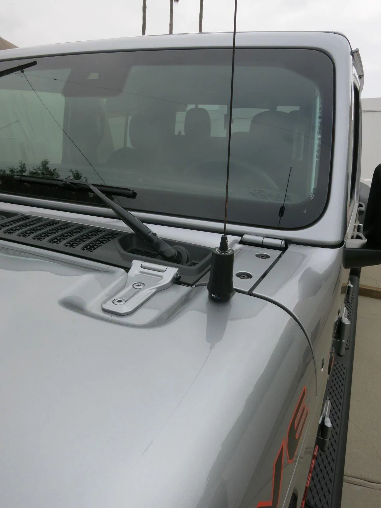 Jeep Gladiator Convince me to get a GMRS radio 1641358044703