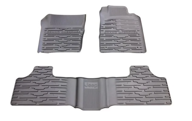 Jeep Gladiator Mopar Slush mats...a bit off export-grand-cherokee-slush-mats-45