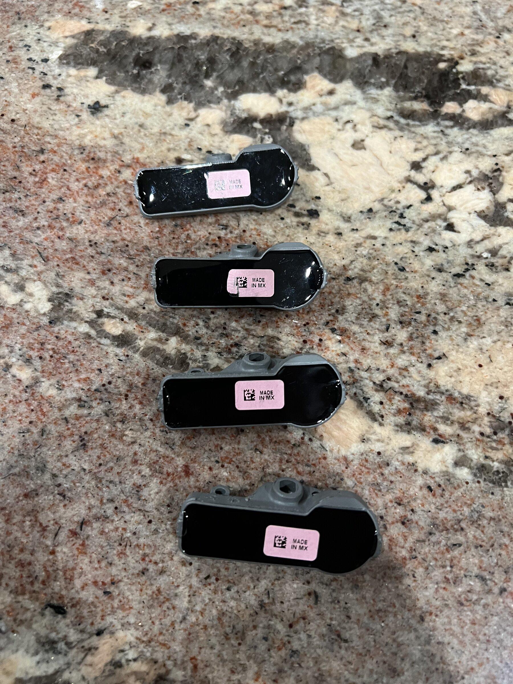 Jeep Gladiator 4 OEM TPMS sensors 8EF4A2E7-BA1E-47D5-98D0-CBAF4D6EEC5A