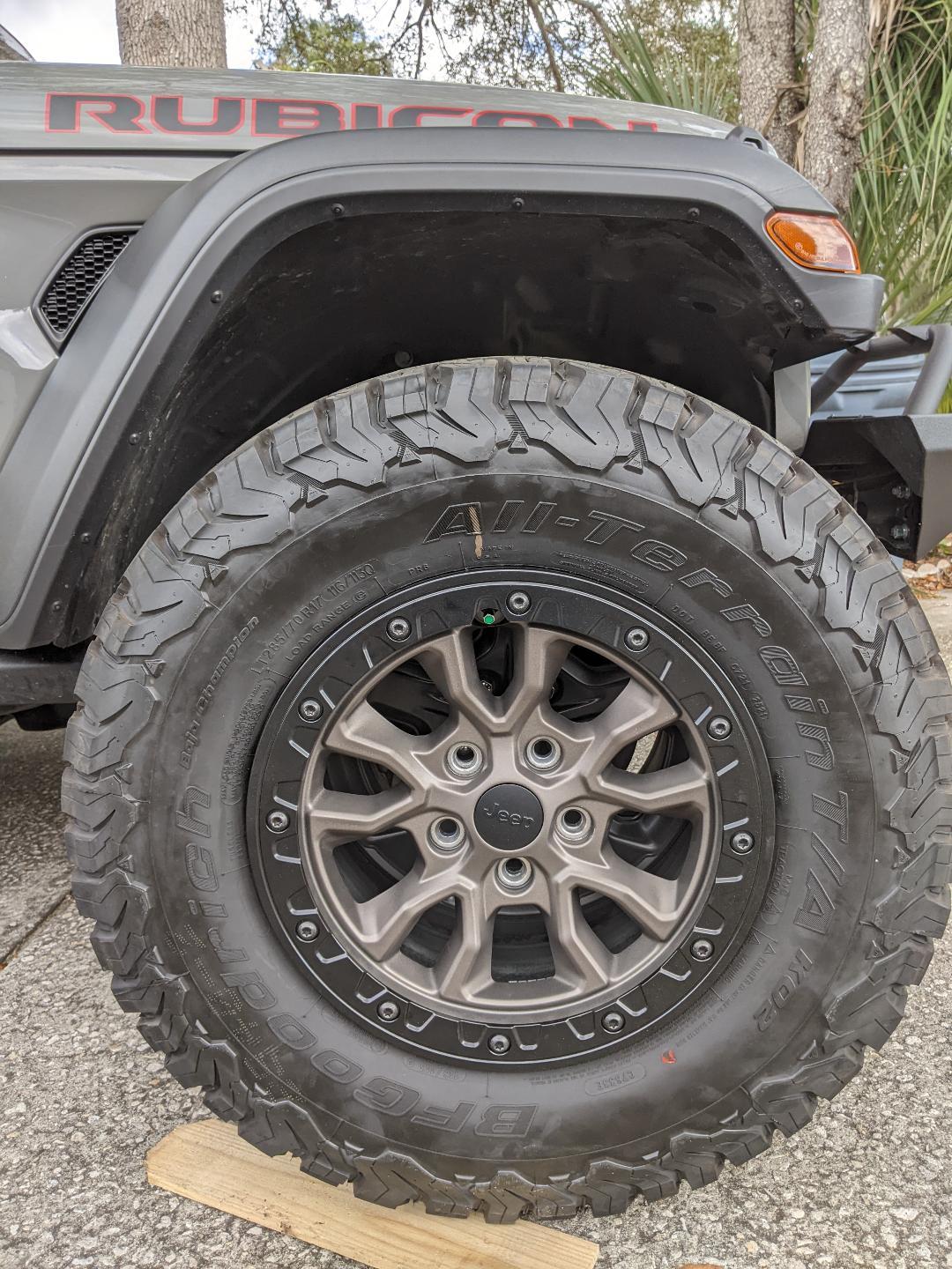 Jeep Gladiator Rubicon 392 Wheels and Tires 392-3