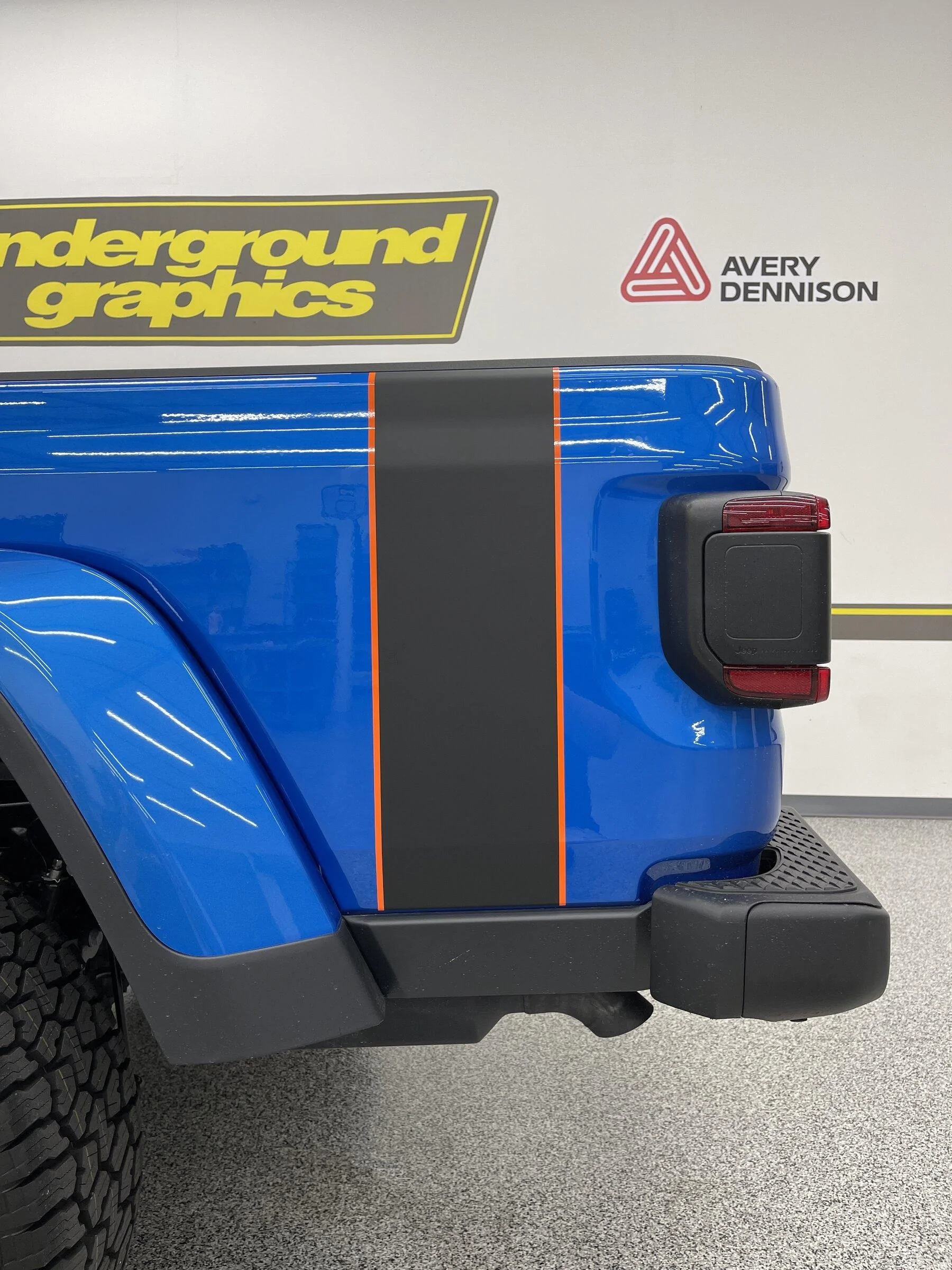 Jeep Gladiator Gladiator Bedside Bands:  photos and info Mojave blue 06