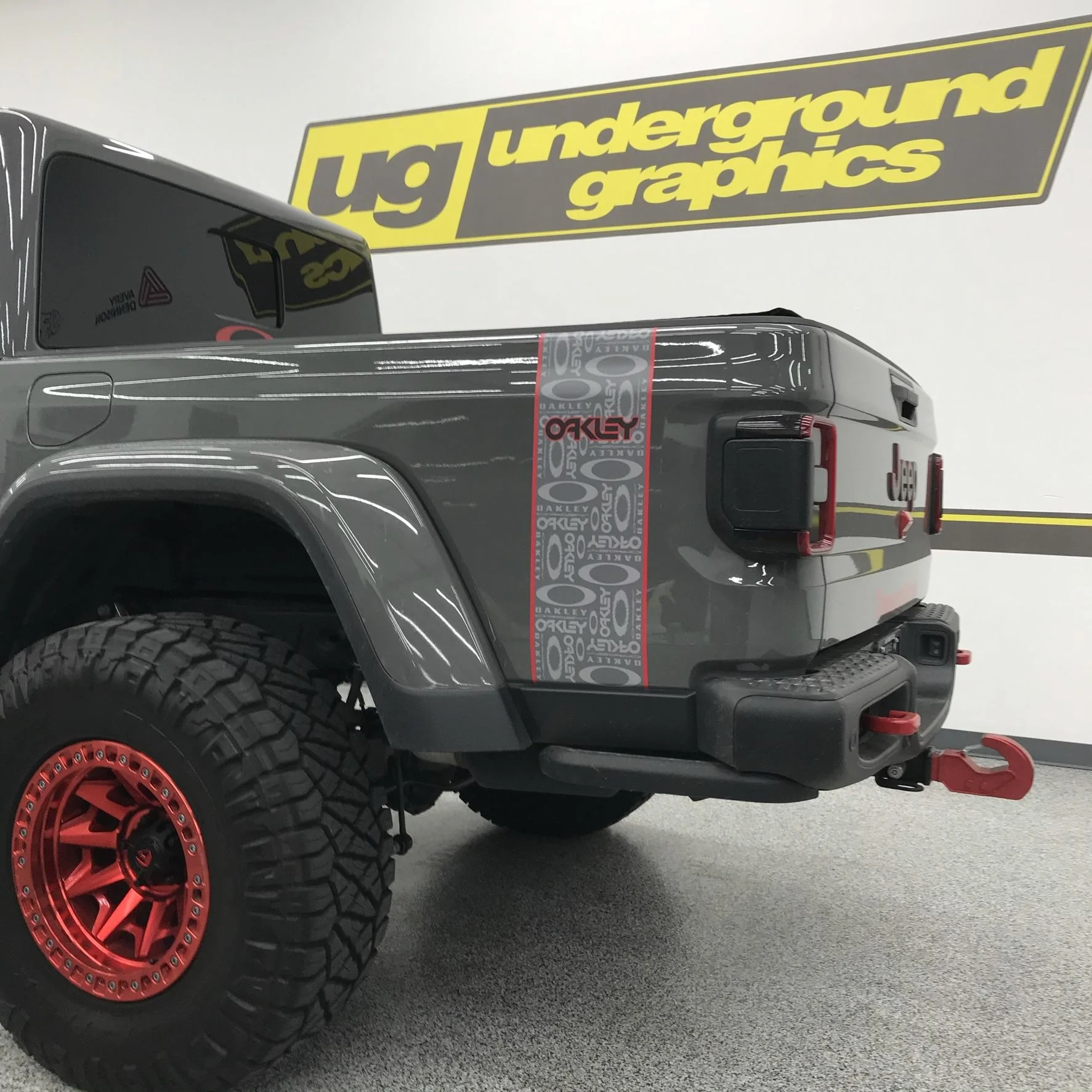 Jeep Gladiator Gladiator Bedside Bands:  photos and info Bedside band oakley