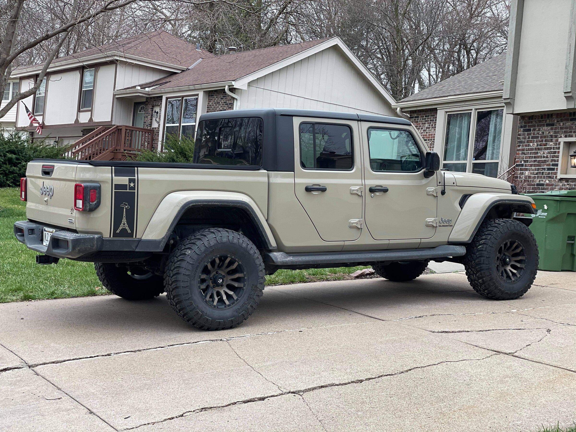 Jeep Gladiator Gladiator Bedside Bands:  photos and info bedside customer 02.JPG