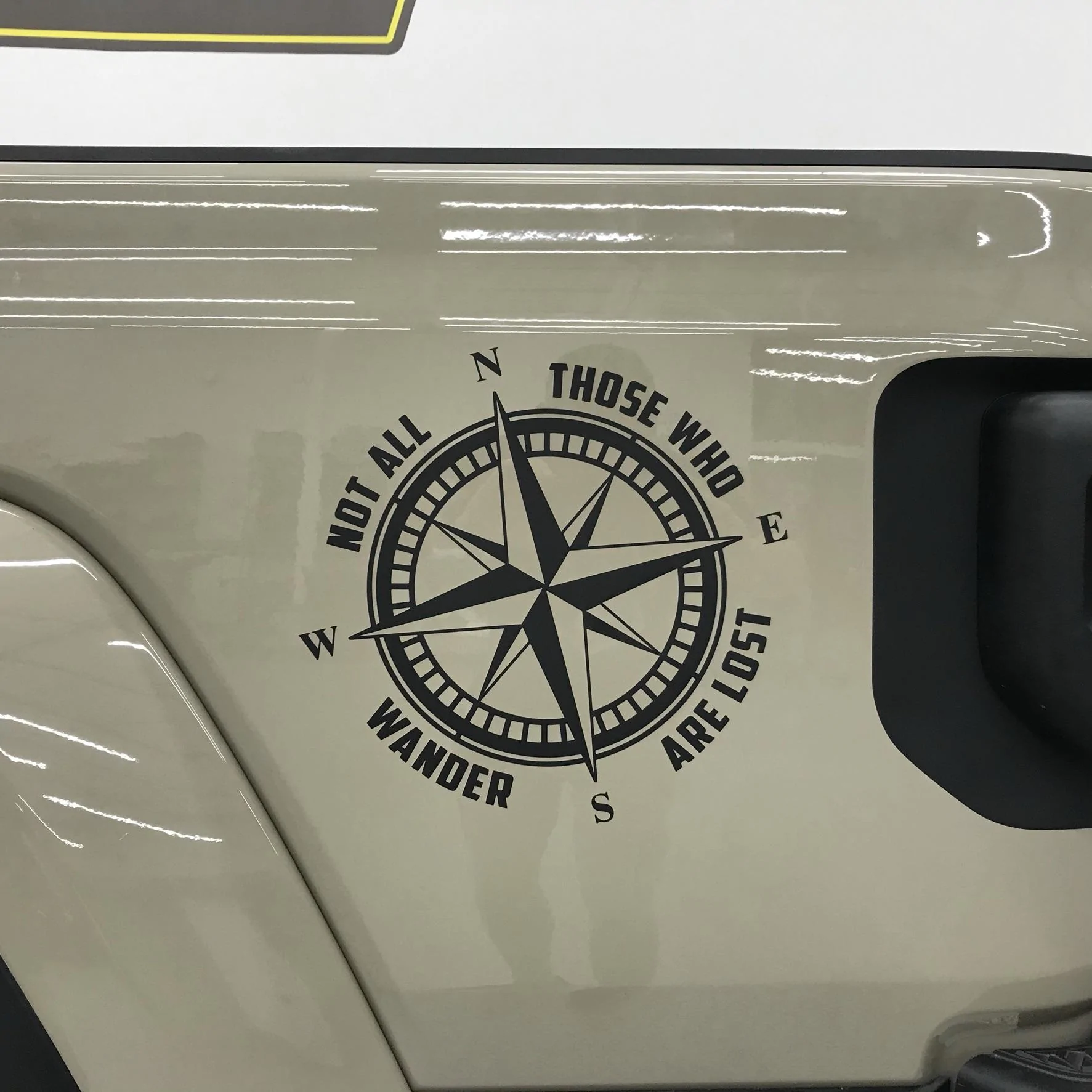 Jeep Gladiator The Wanderer Kit (topographical design):  photos and info Wanderer 11