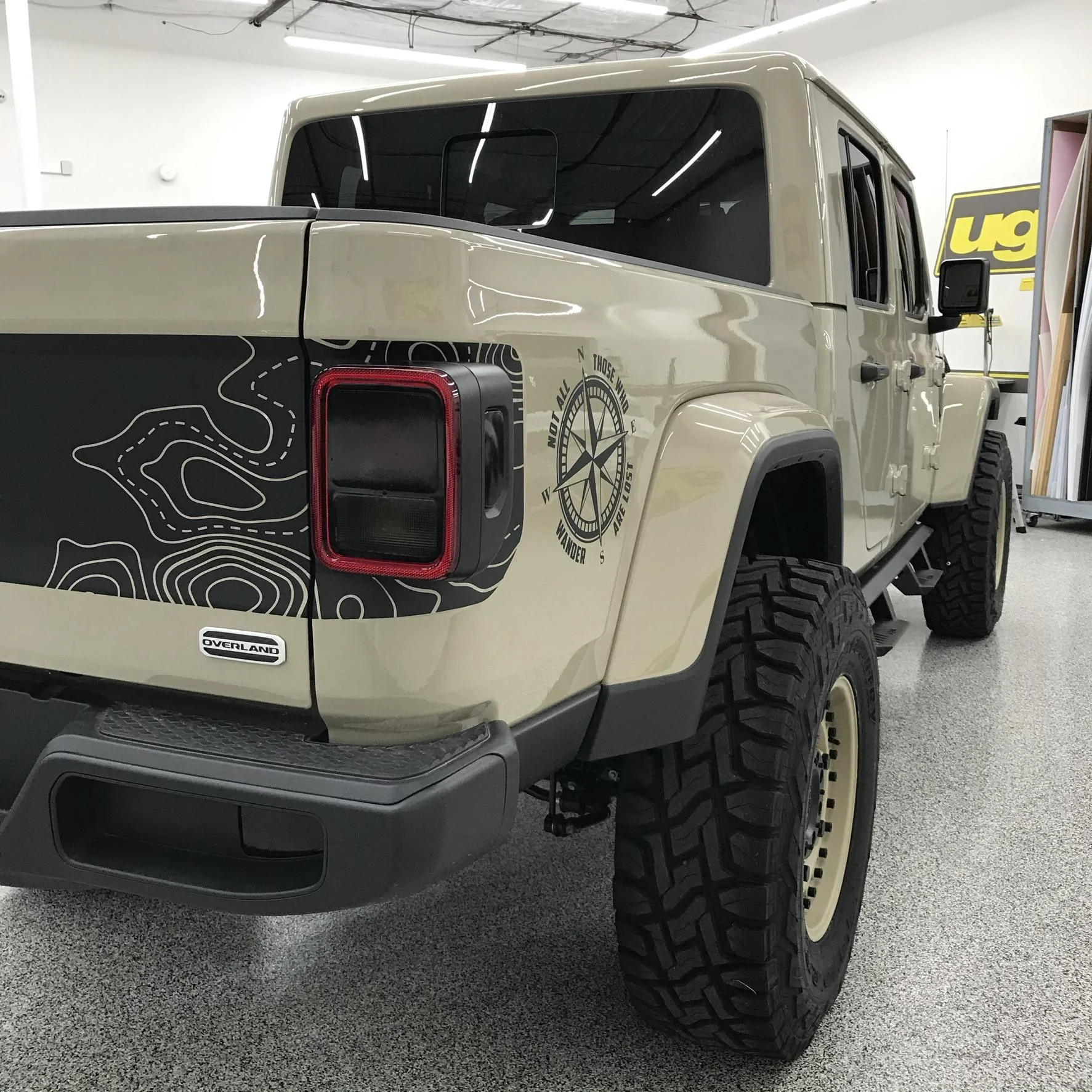 Jeep Gladiator The Wanderer Kit (topographical design):  photos and info Wanderer 15