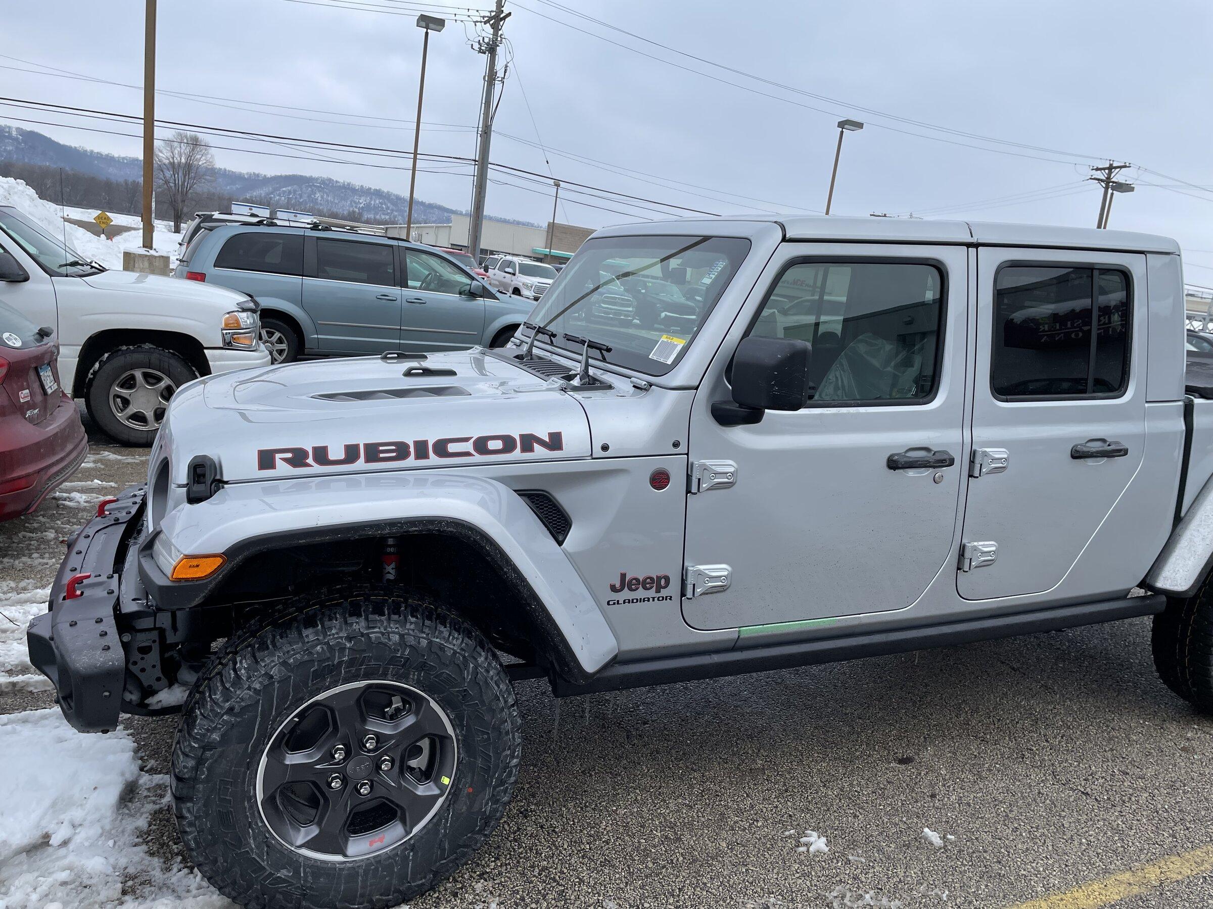 Jeep Gladiator MY22 Only - Anyone moved to D1? Silver Zynith JTRD (1).JPG