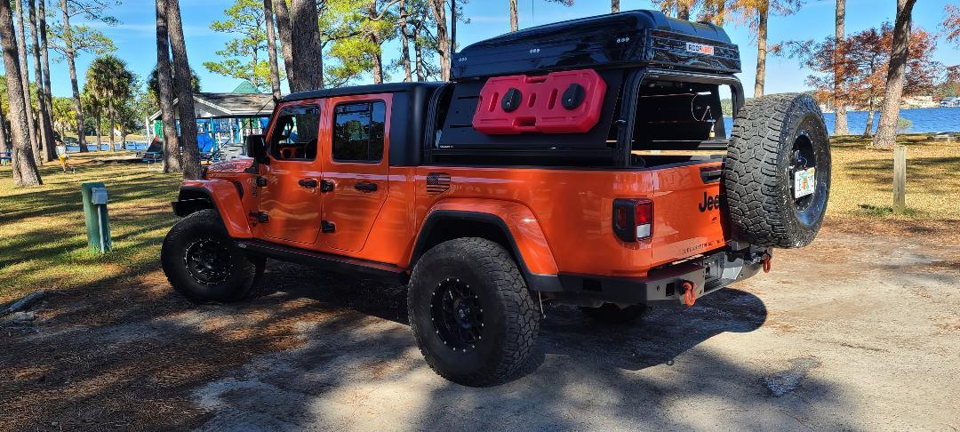 Jeep Gladiator 37" Tire Carrier Carrier 2