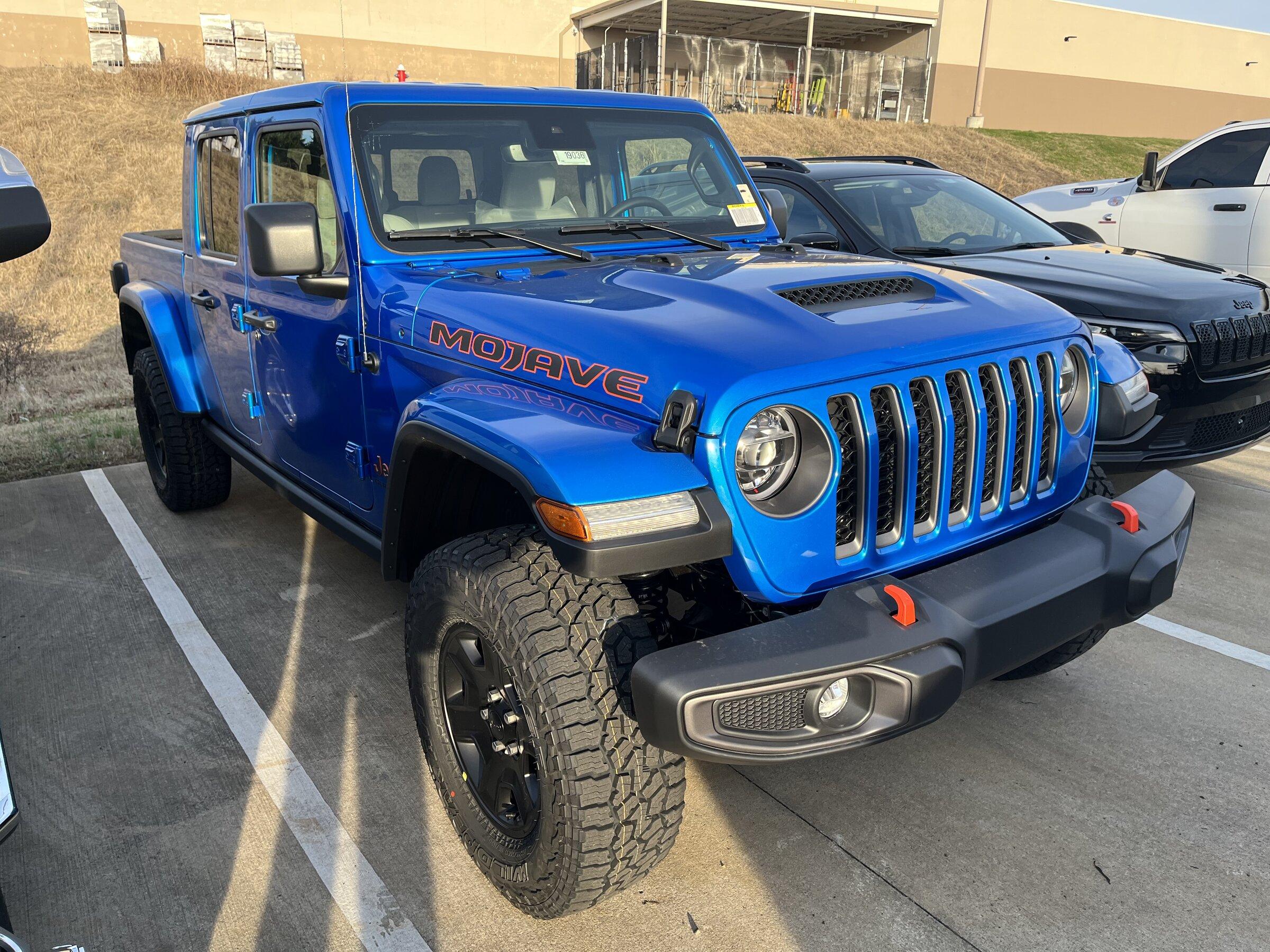 Jeep Gladiator HYDRO BLUE PEARL Gladiator JT Club Mojave1