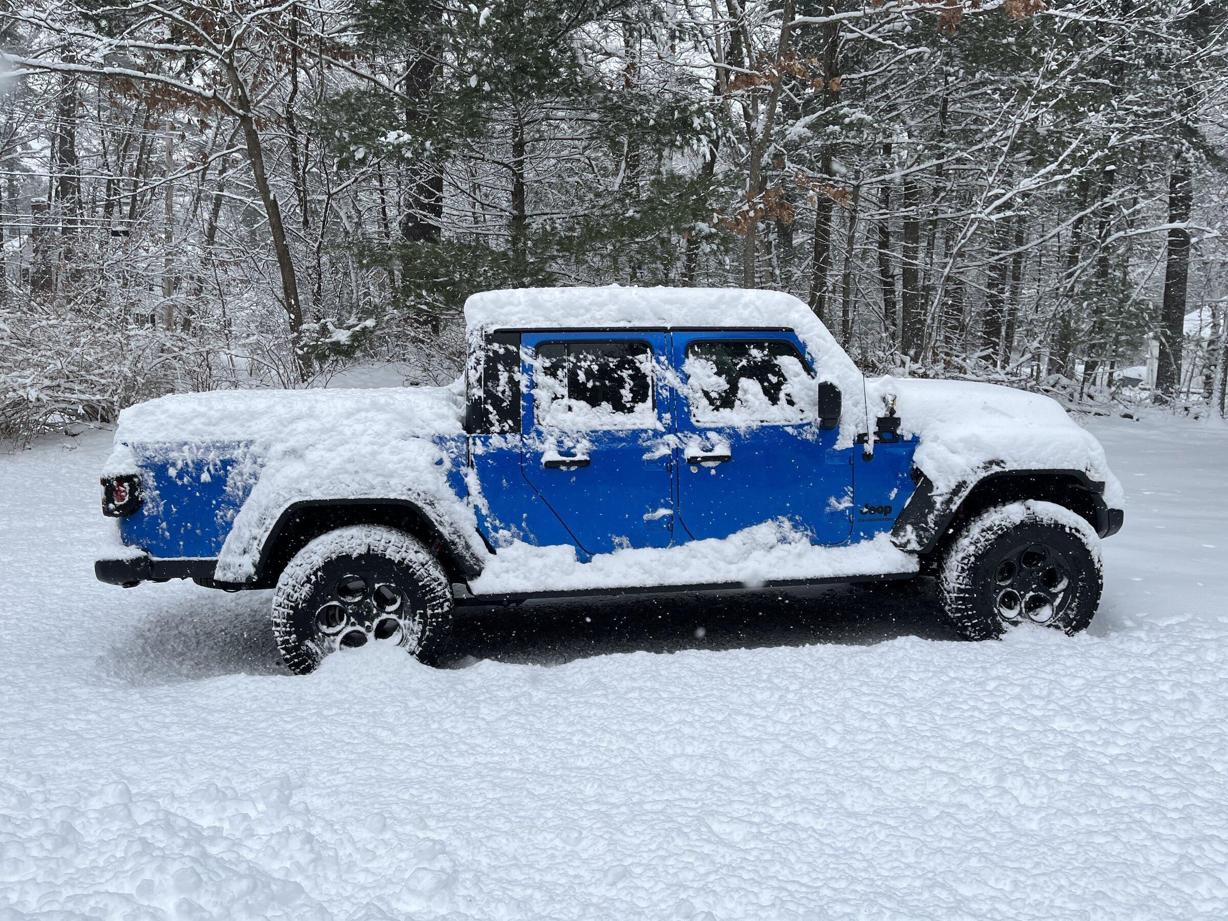 Jeep Gladiator Snow Pictures D80CD80D-2D89-4B46-A388-98798B8808C1