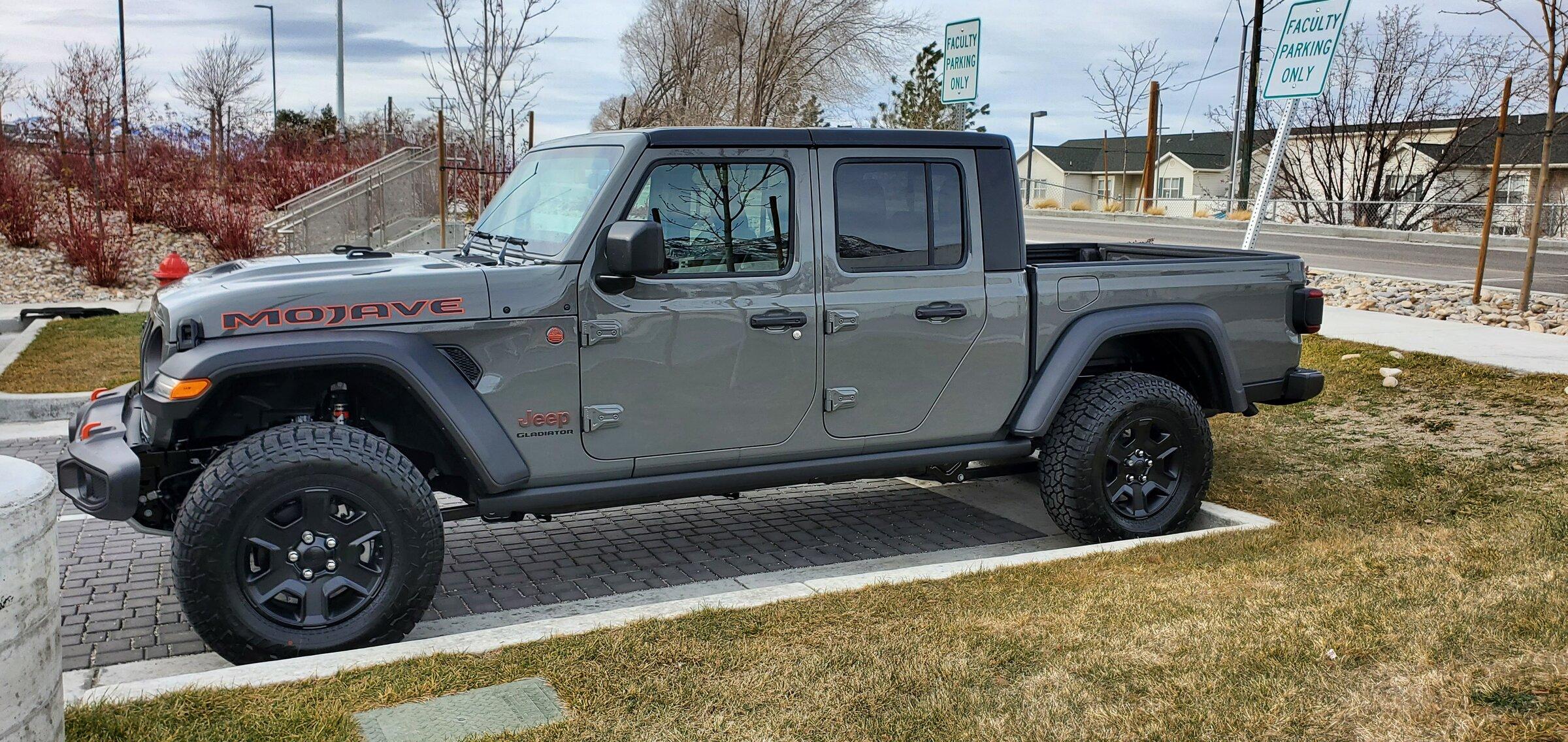 Jeep Gladiator MY22 Only - Anyone moved to D1? 20220107_134119