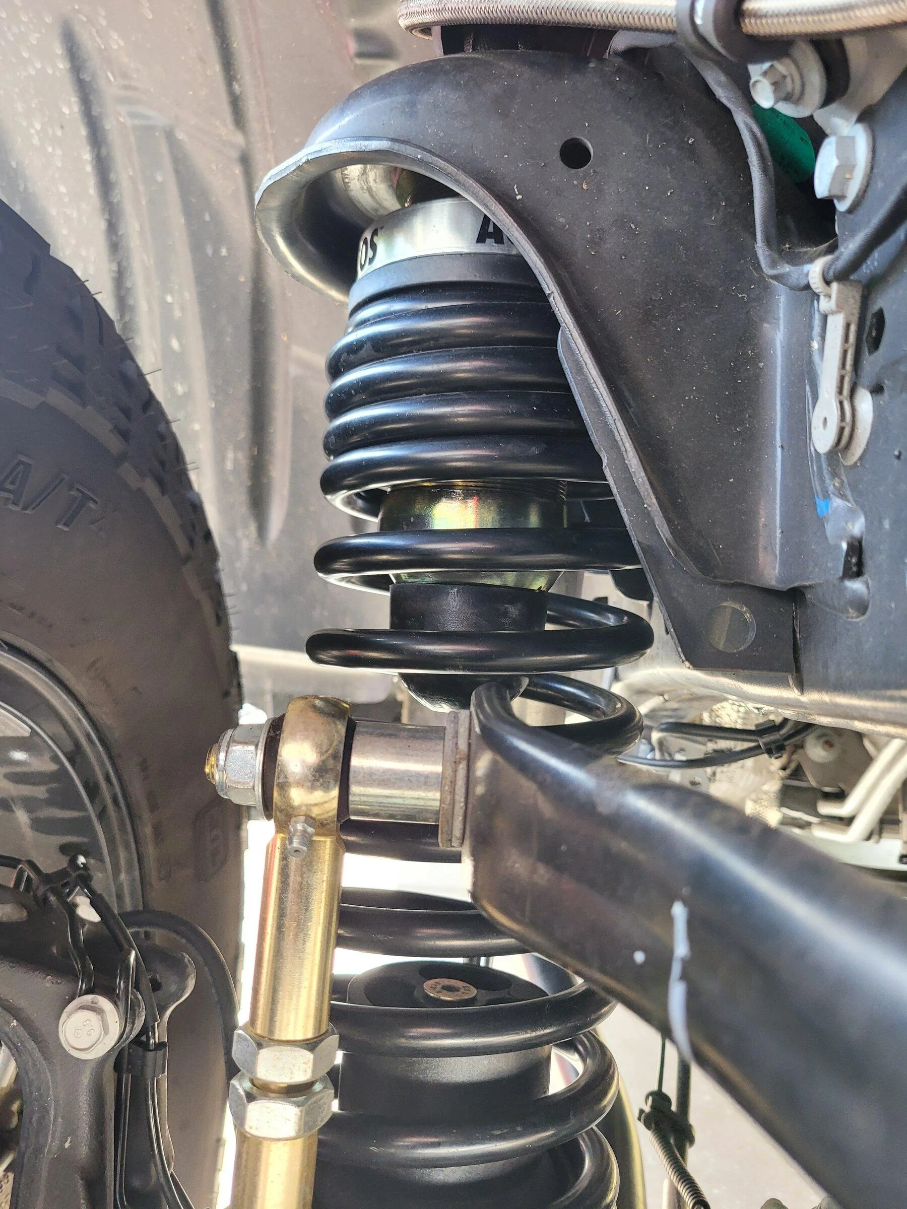 Jeep Gladiator Eco diesel Suspension bottoming out on normal roads 20210407_151002