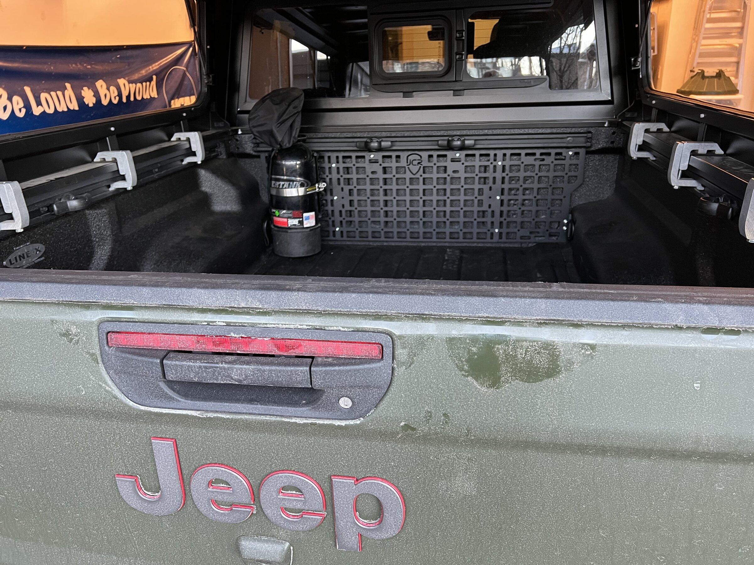 Jeep Gladiator SARGE GREEN Gladiator club 45A534D8-2C07-4ADF-A6B9-86BD018F80C3