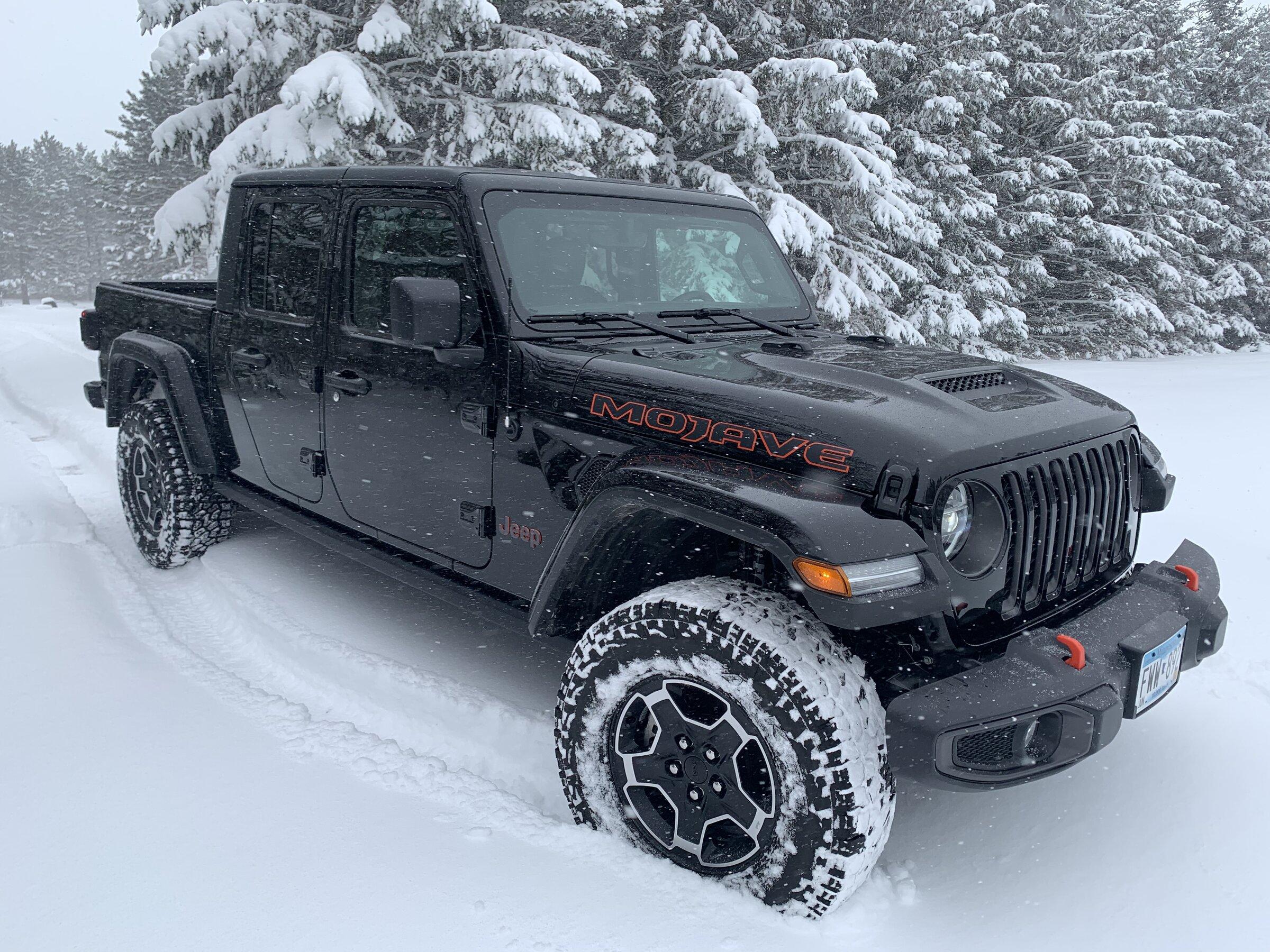 Jeep Gladiator Snow Pictures 13D95E0A-0FD0-43EA-A668-4E12E4675D1E