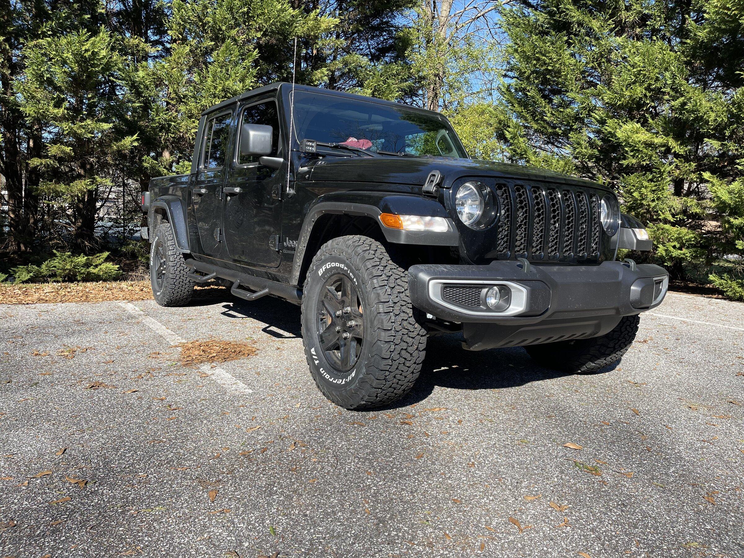 Jeep Gladiator Just got tires for Christmas!! Help me pick wheels. B3235957-86E4-4458-80E1-89CEF829CA0C