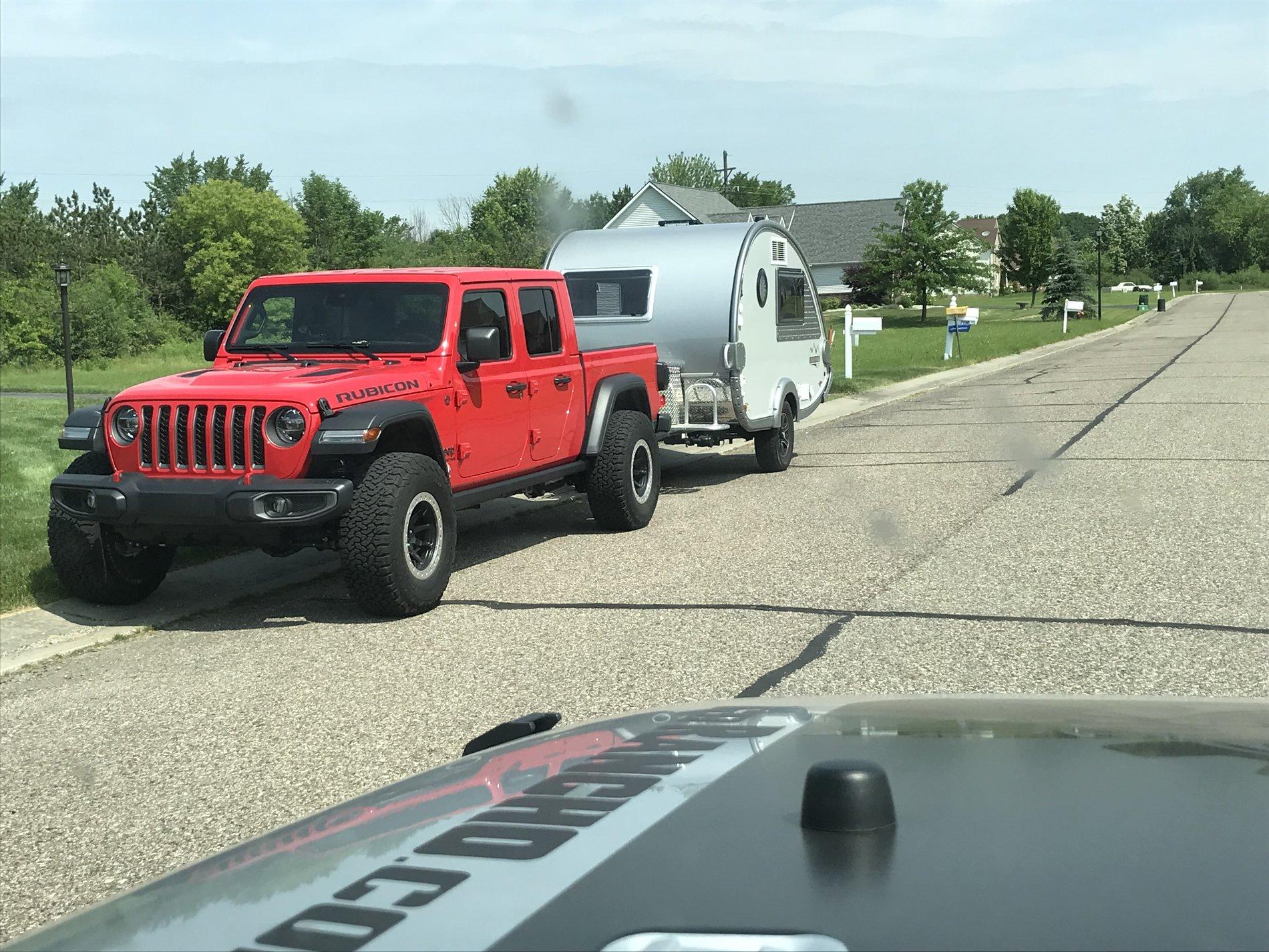 Jeep Gladiator FIRECRACKER RED Gladiator JT Club campin
