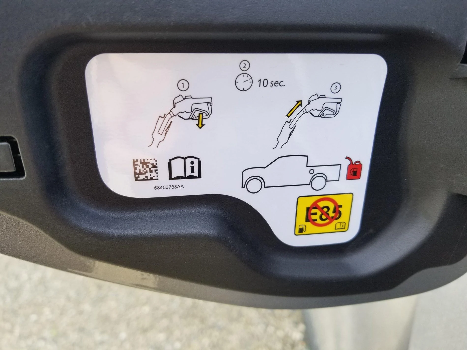 Jeep Gladiator PSA: Wait 10 Seconds After Insertion Before Pumping 20190701_143803