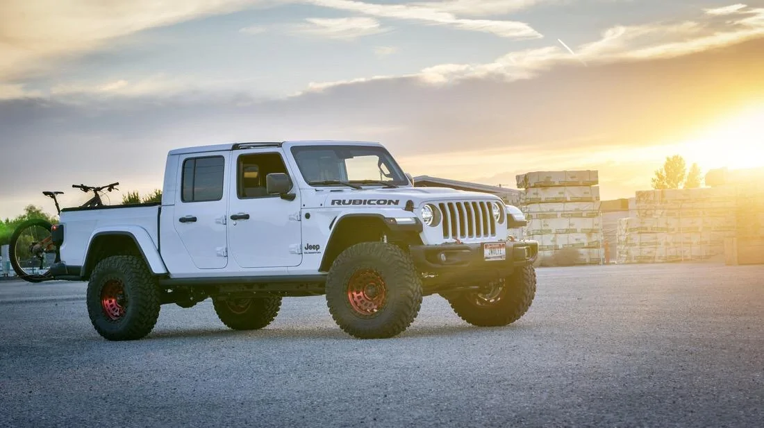 Jeep Gladiator Ready to rip some dirt F1F87478-2C0B-42C3-A15A-44958EE83E62