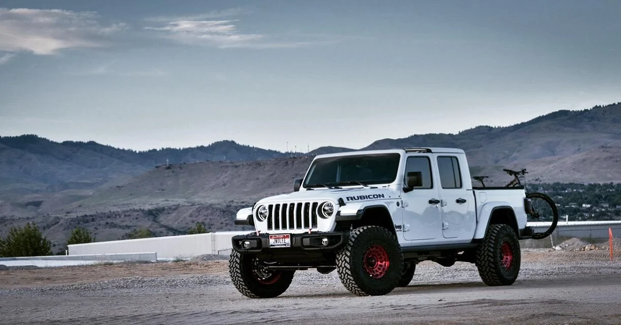 Jeep Gladiator Ready to rip some dirt C2431F42-97EA-428D-ADA3-24C73723FA1C