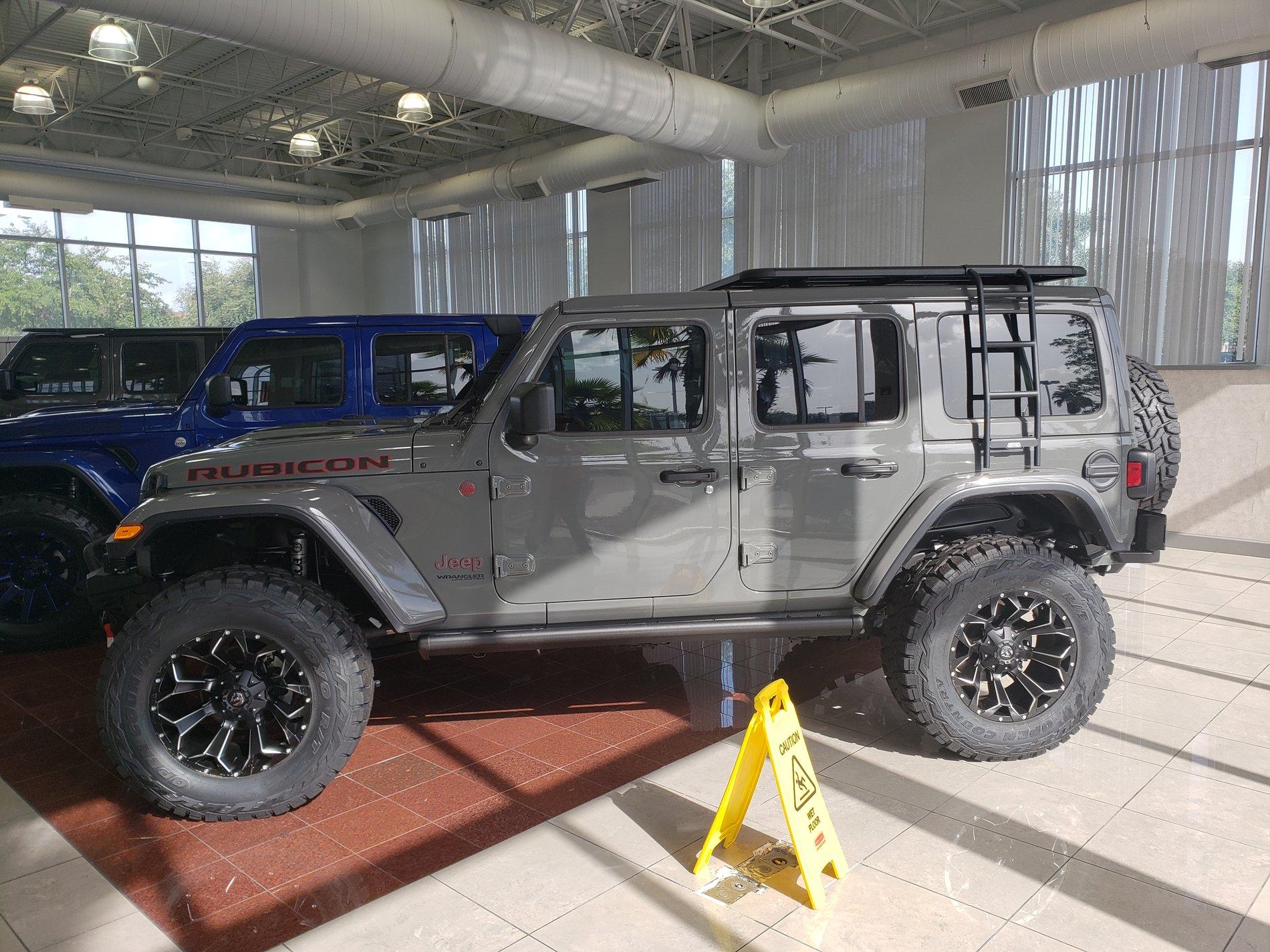 Jeep Gladiator Sting grey owners (future) check in 20190625_173146