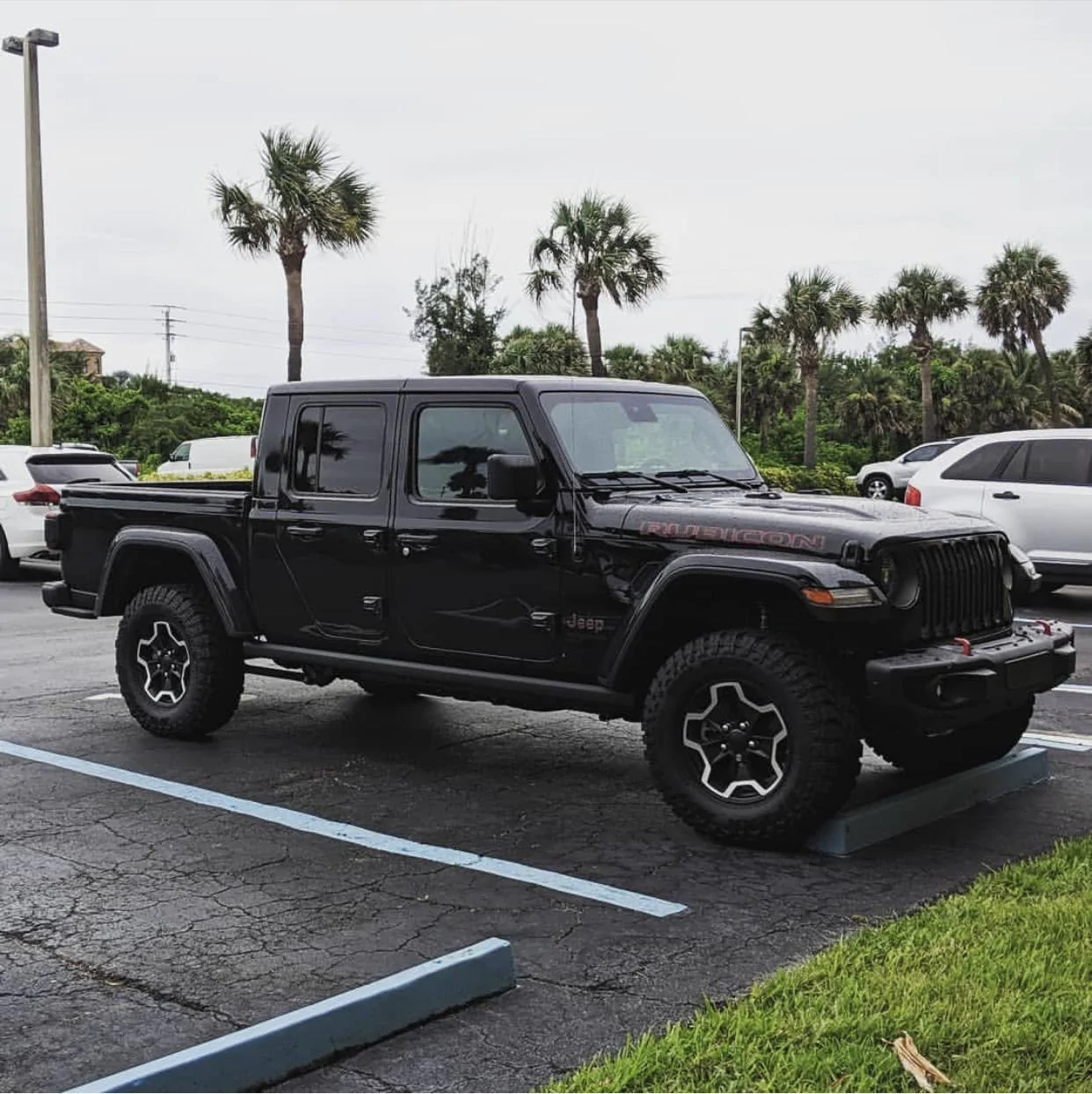 Jeep Gladiator BLACK Gladiator JT Club 9E189CC1-0F41-4372-A119-A053E9C6DC76