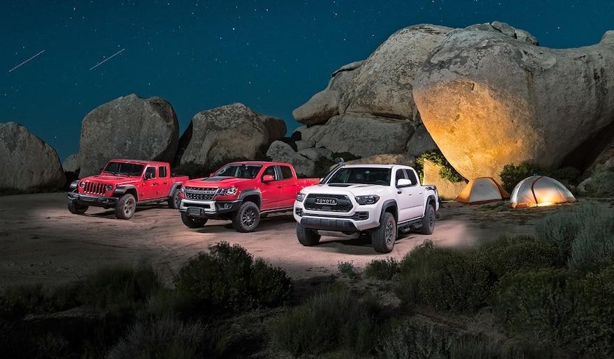 Jeep Gladiator Overlanding comparison in Mojave: Gladiator vs Tacoma vs Colorado (Motortrend) 2020-Jeep-Gladiator-Rubicon-2019-Toyota-Tacoma-TRD-Pro-2019-Chevrolet-Colorado-V6-ZR2-10