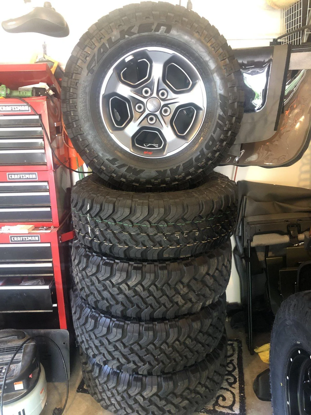 Jeep Gladiator Gladiator Rubicon Wheel and Tire Takeoffs West Michigan CDCEF7B7-0653-4A20-8A6B-D69DC7884FE1