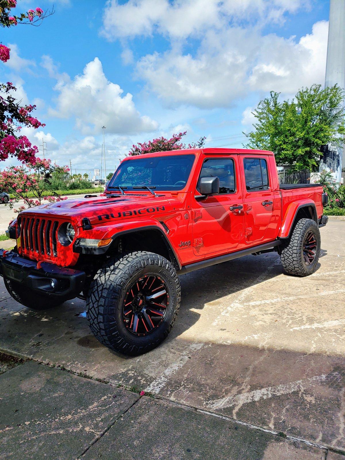 Jeep Gladiator LAUNCH EDITION Gladiator JT Club C3743906-E9BF-452B-BDC6-4E823B704E23
