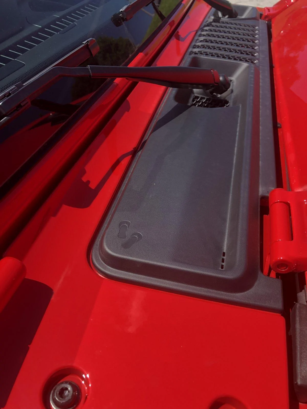 Jeep Gladiator A part I found in the glove box . What is it for? 52BA6874-15EE-4433-9D9F-41CC7E1A9E49