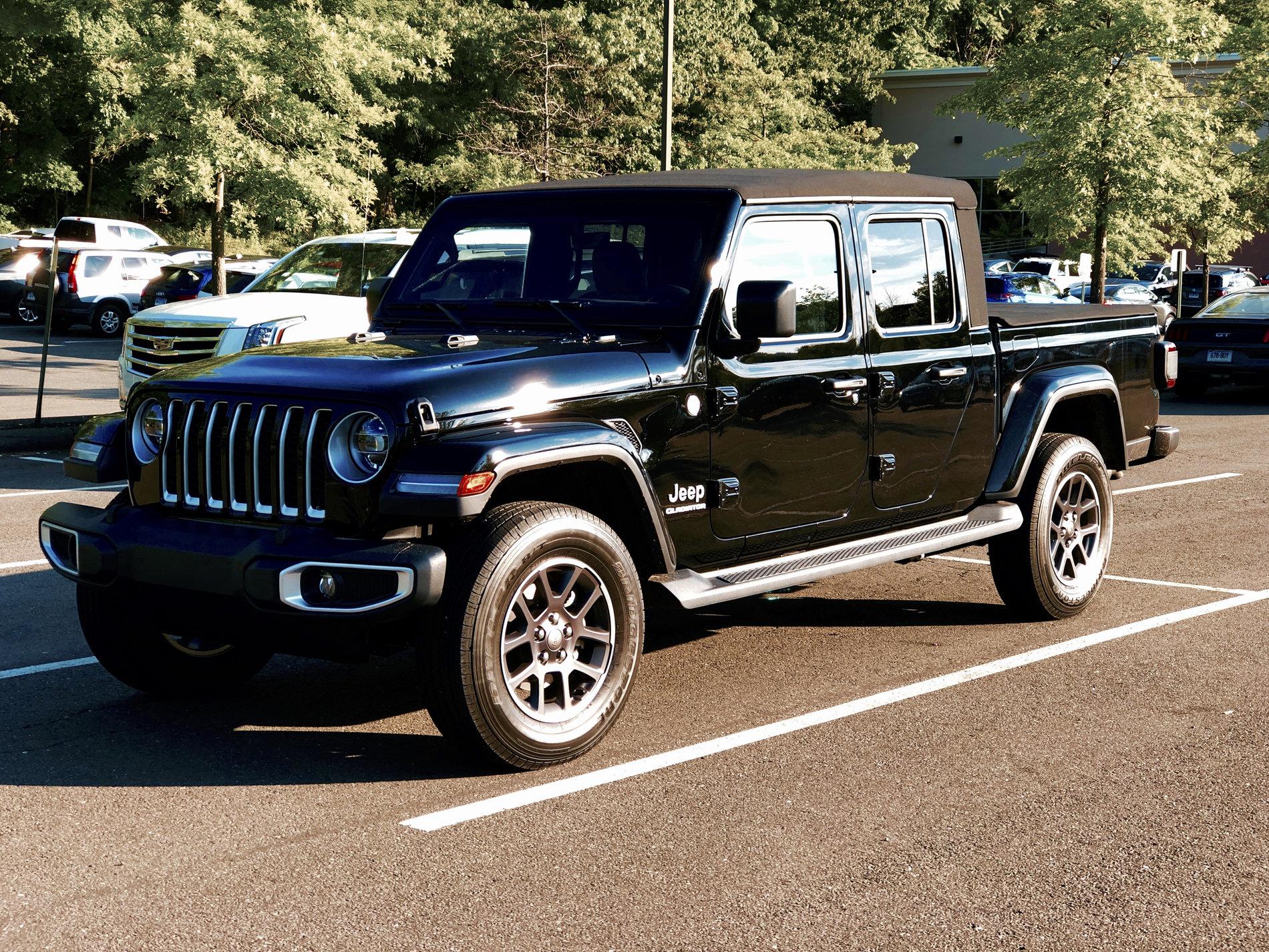 Jeep Gladiator BLACK Gladiator JT Club IMG_2456